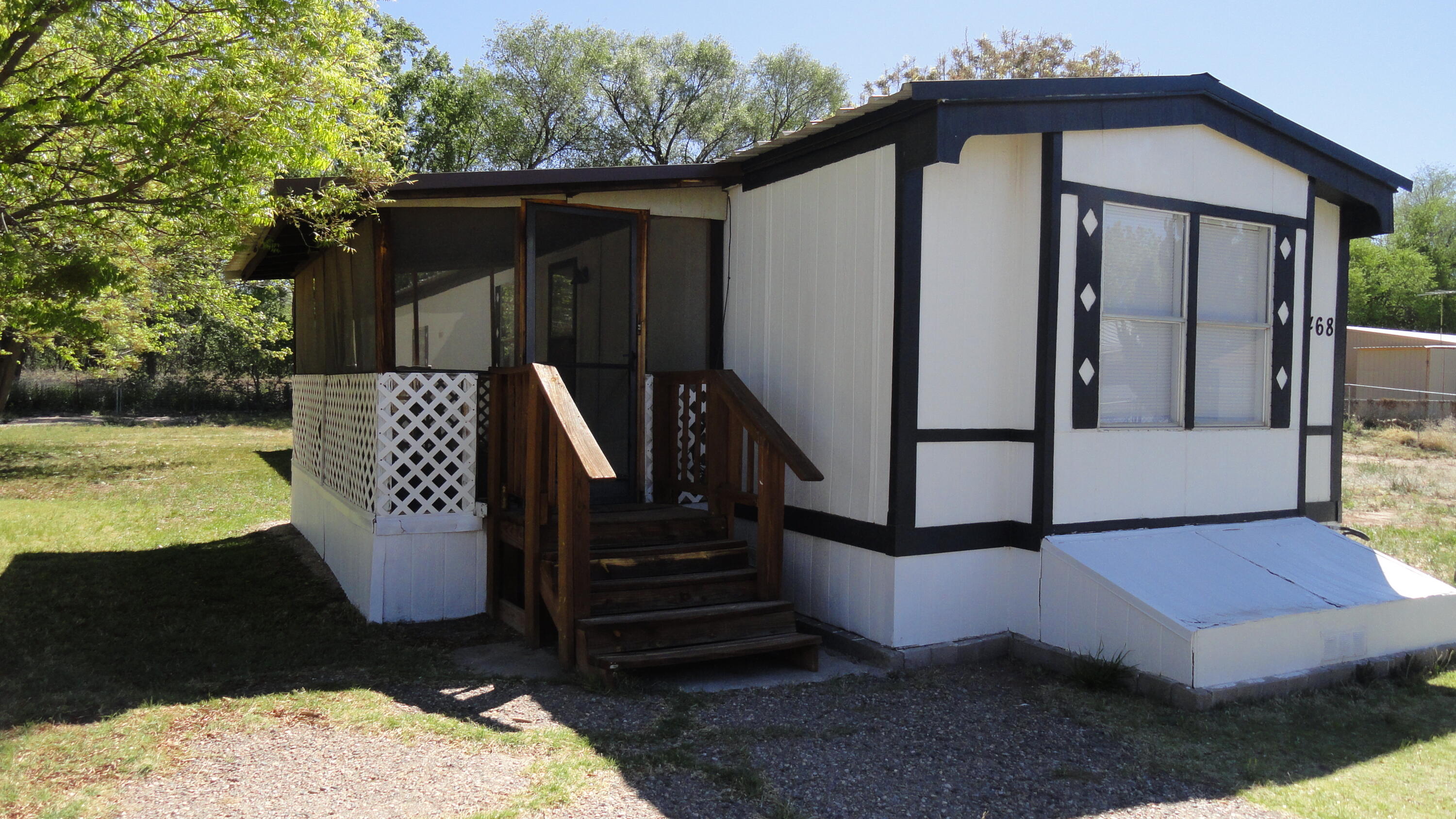 Photo 5 — 468 Diana Drive NE