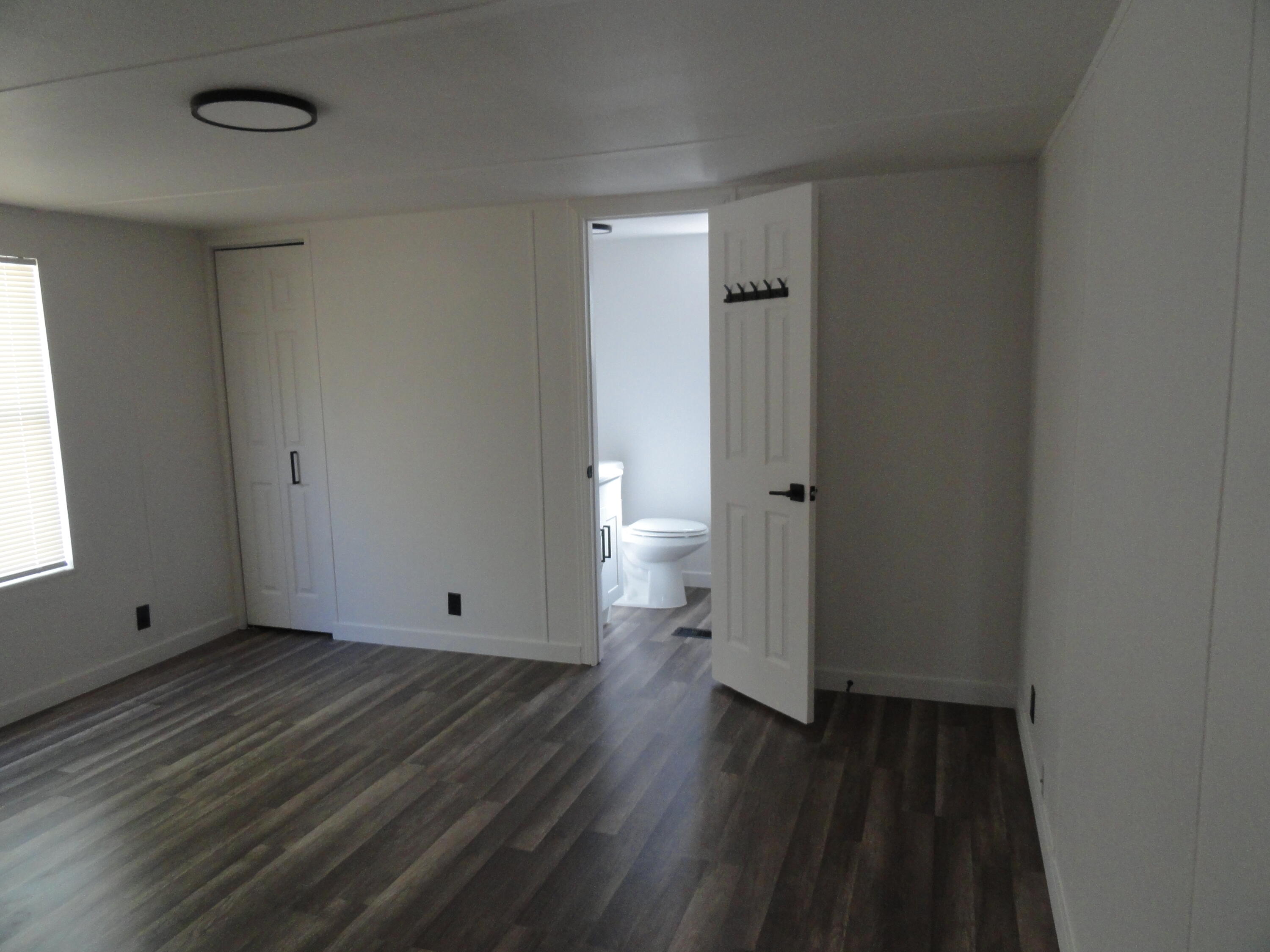 Photo 15 — 468 Diana Drive NE