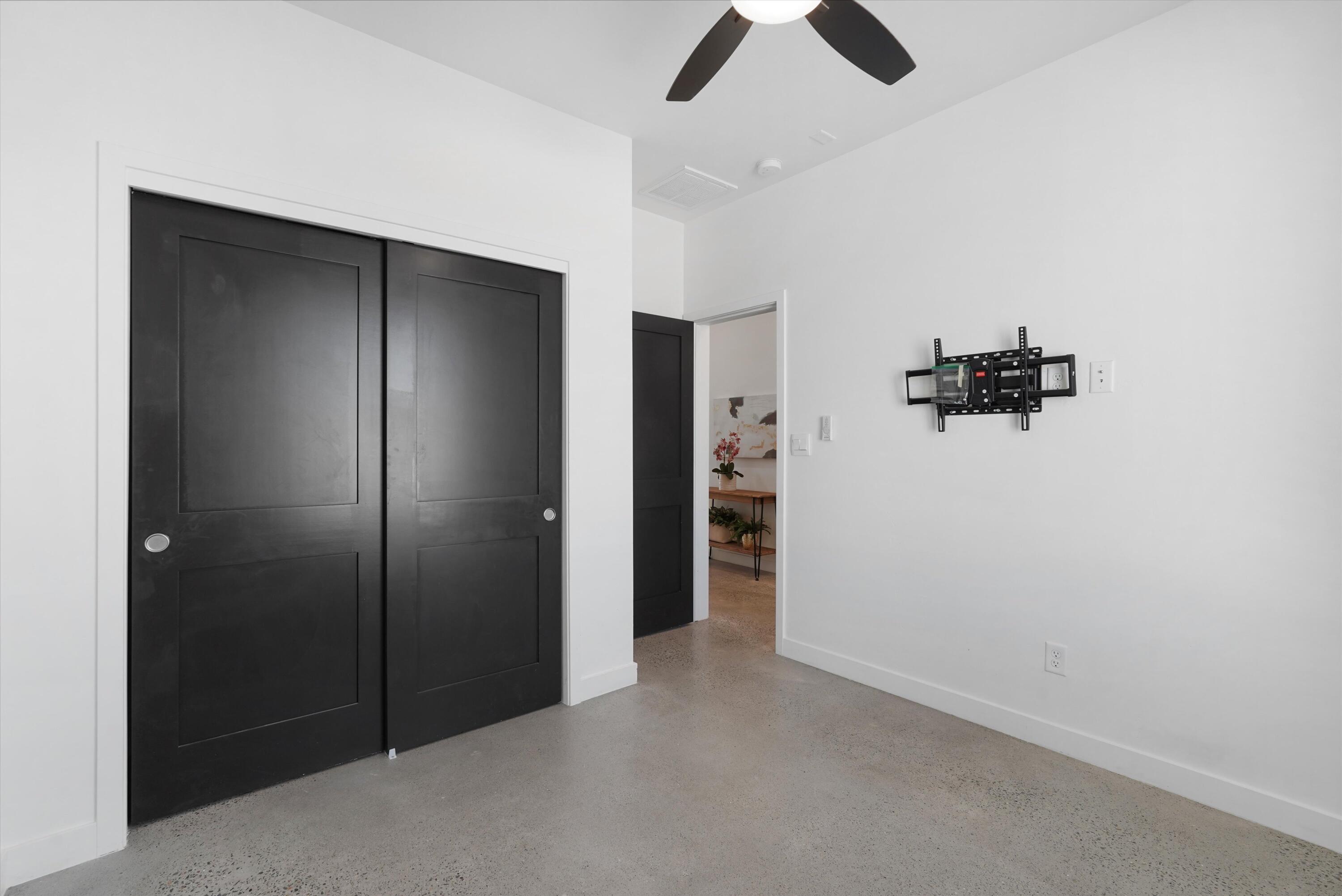 Photo 6 — 609 2nd Street NE