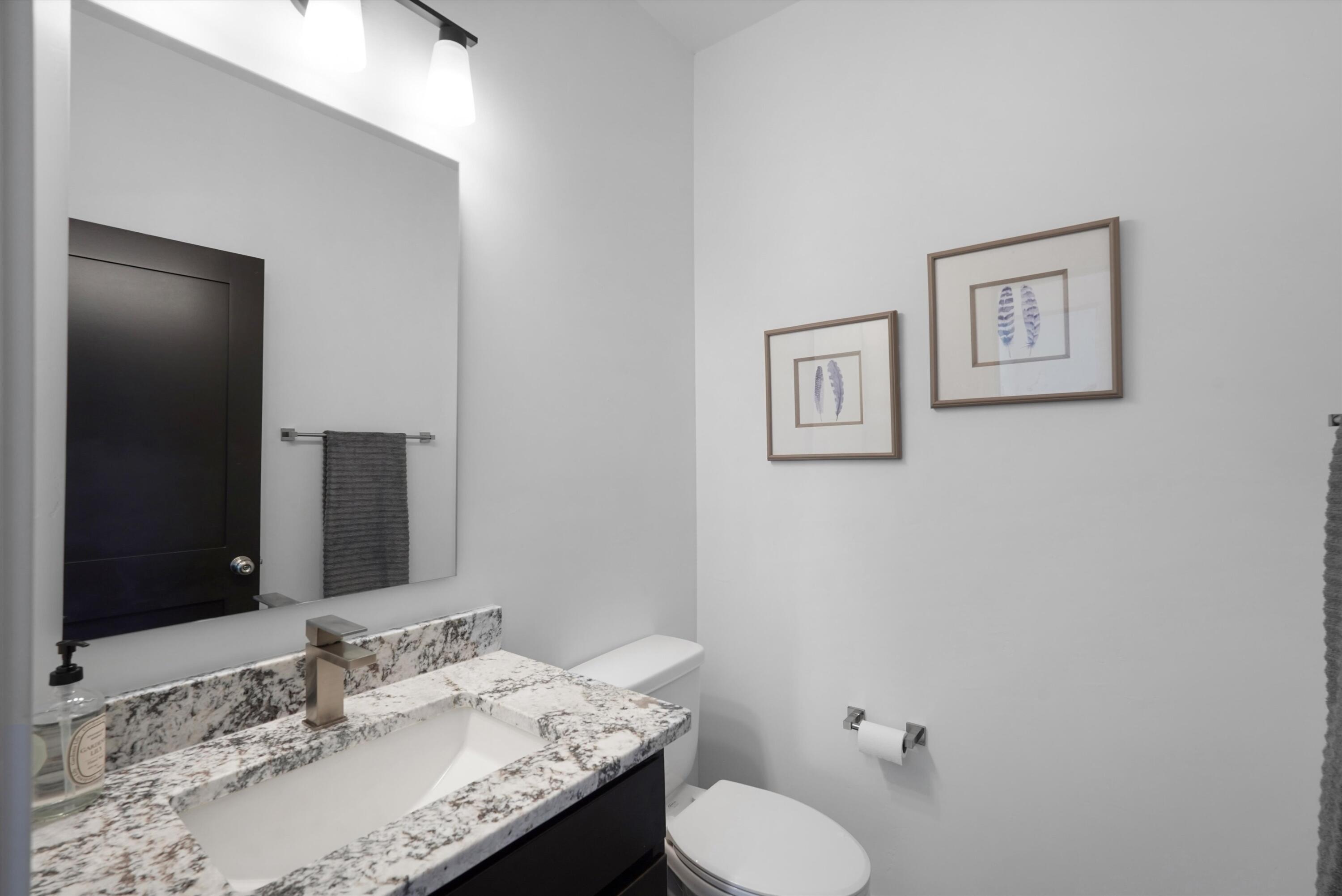 Photo 7 — 609 2nd Street NE