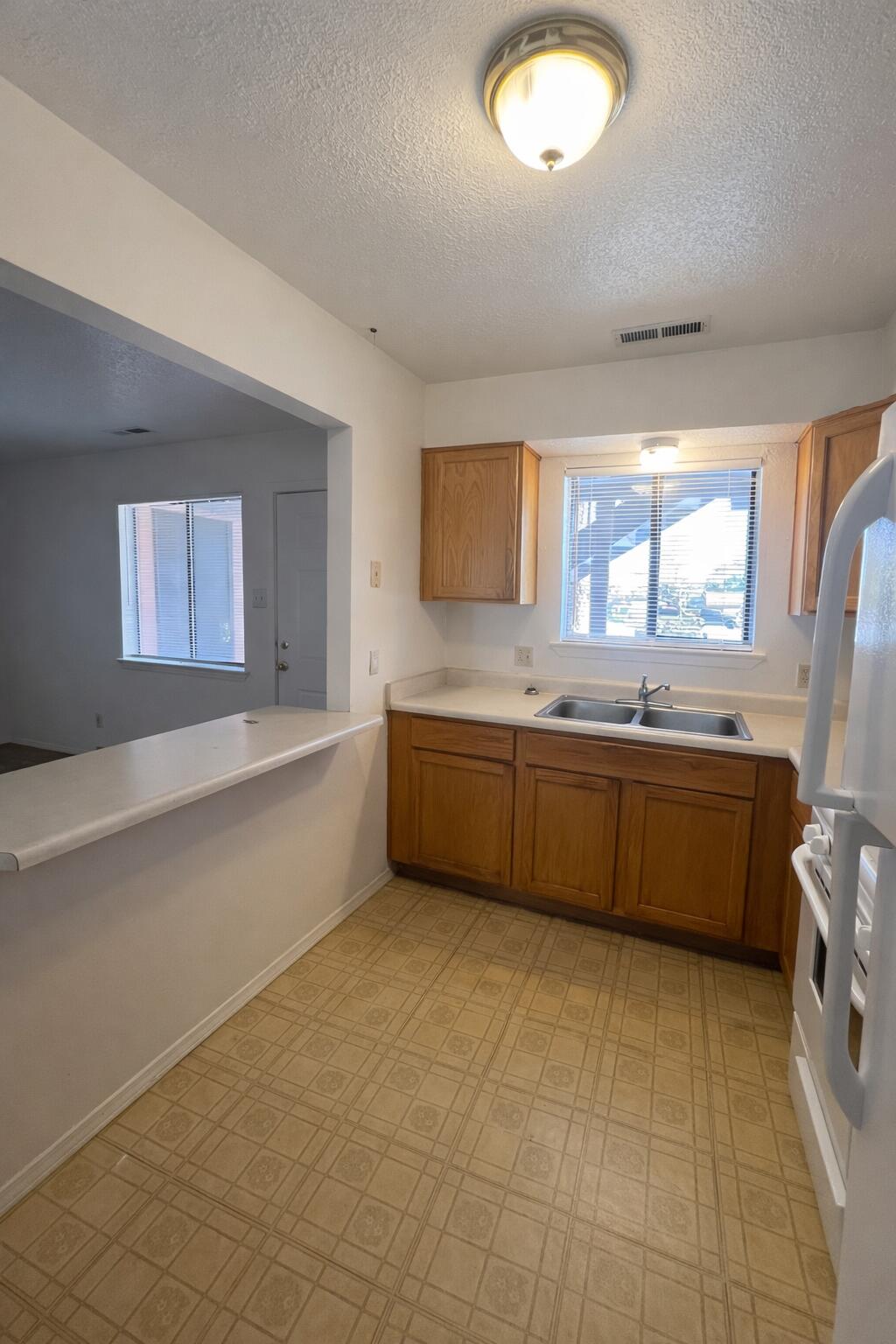 Photo 7 — 1339 San Mateo Boulevard SE
