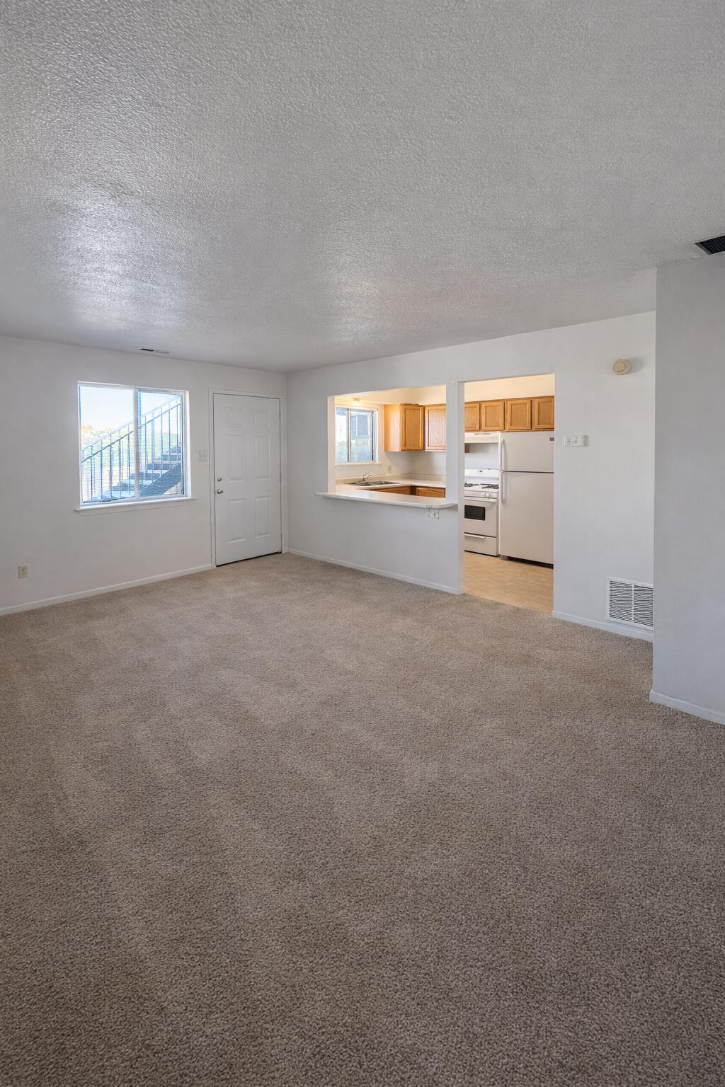 Photo 4 — 1339 San Mateo Boulevard SE