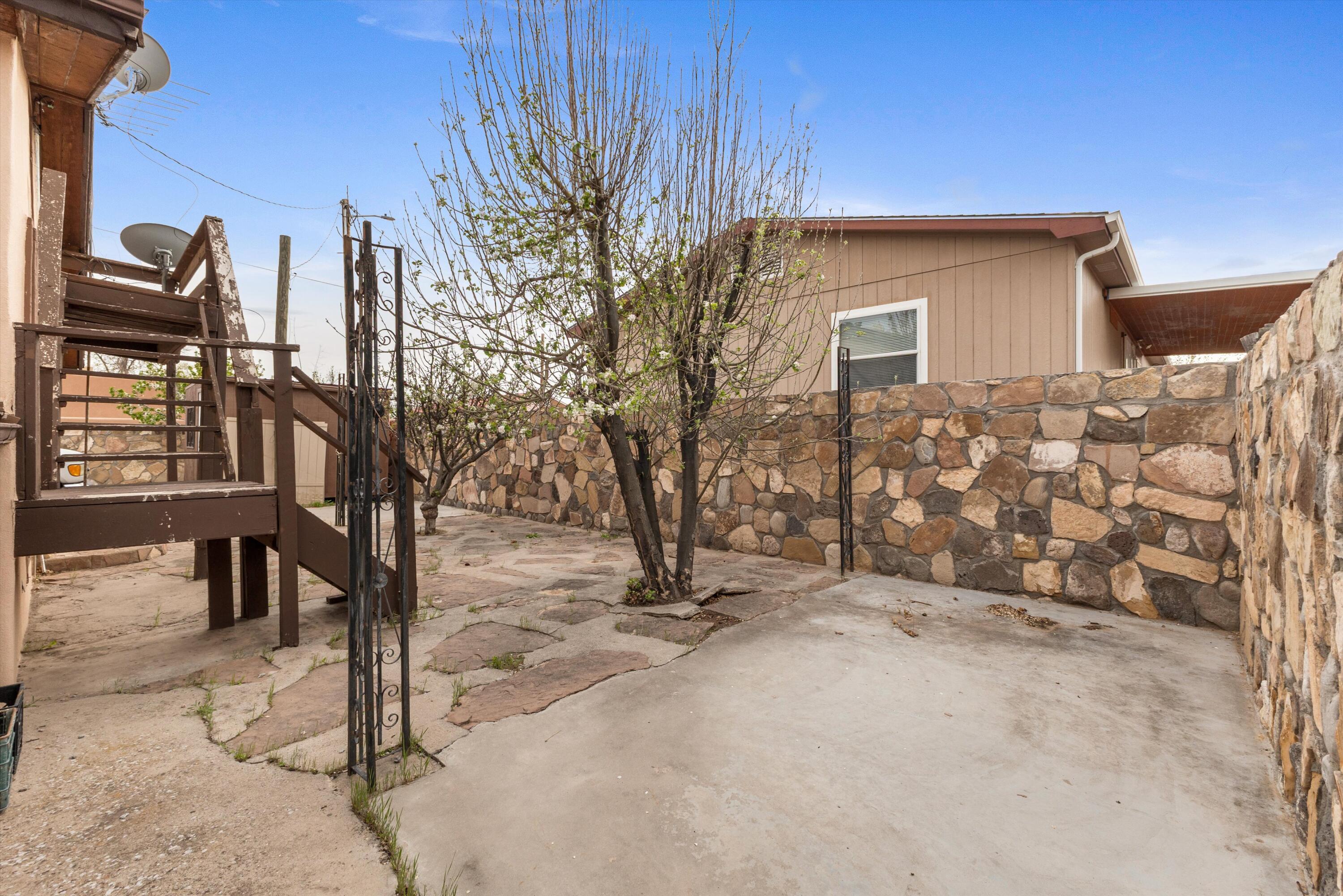 Photo 4 — 116 N Coronado Avenue