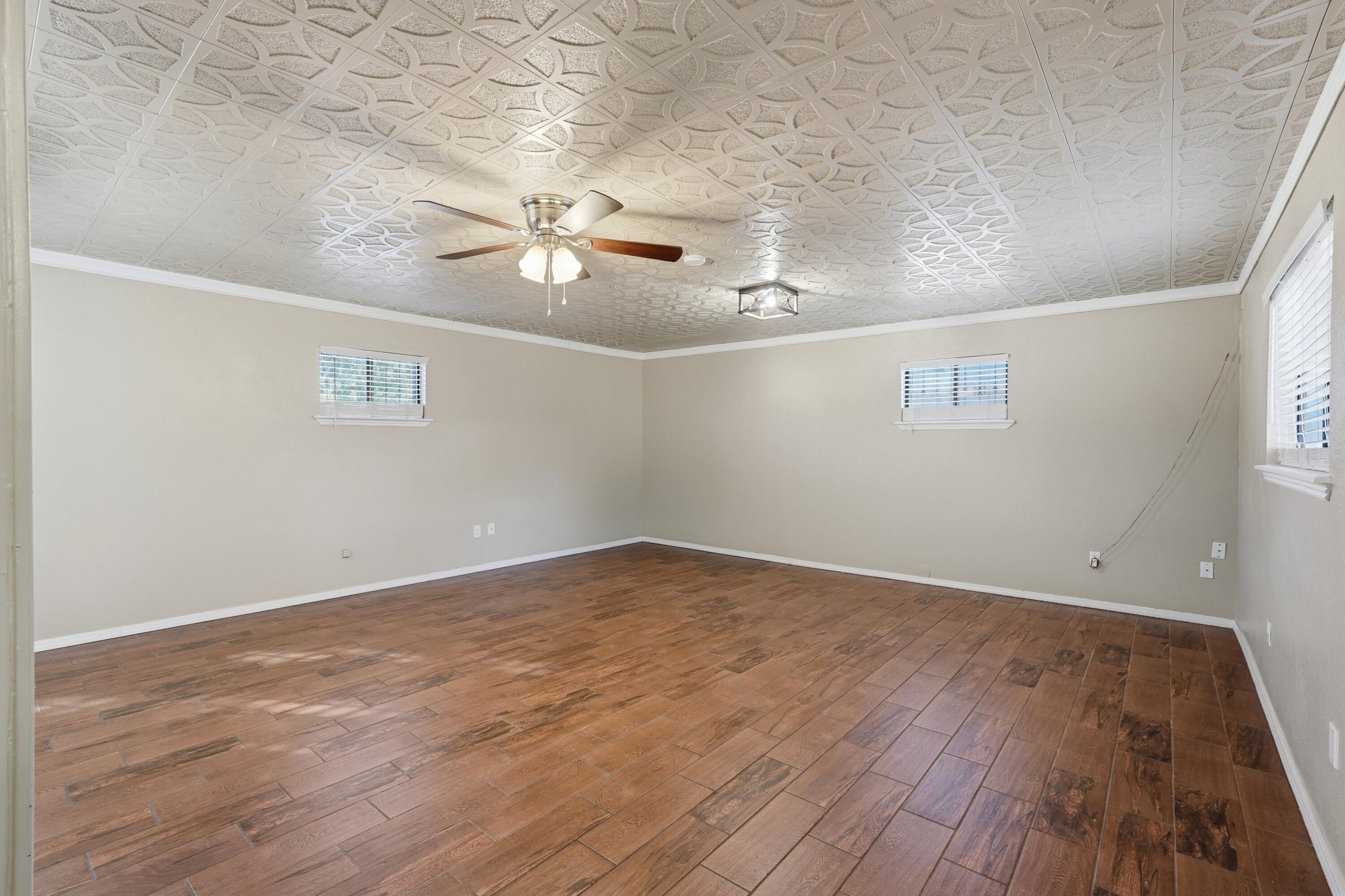 Photo 20 — 11813 San Jacinto Avenue NE