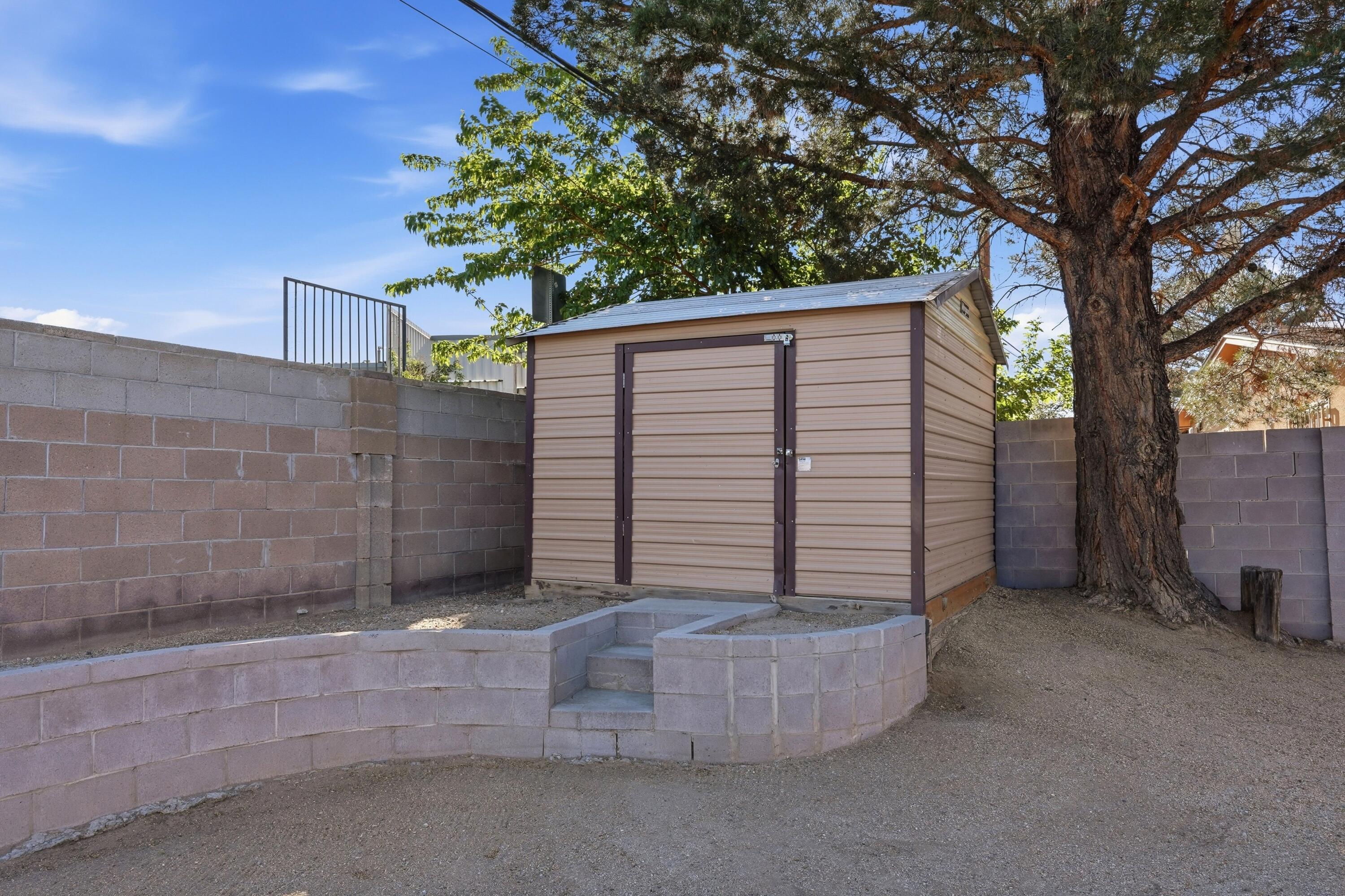 Photo 17 — 11813 San Jacinto Avenue NE