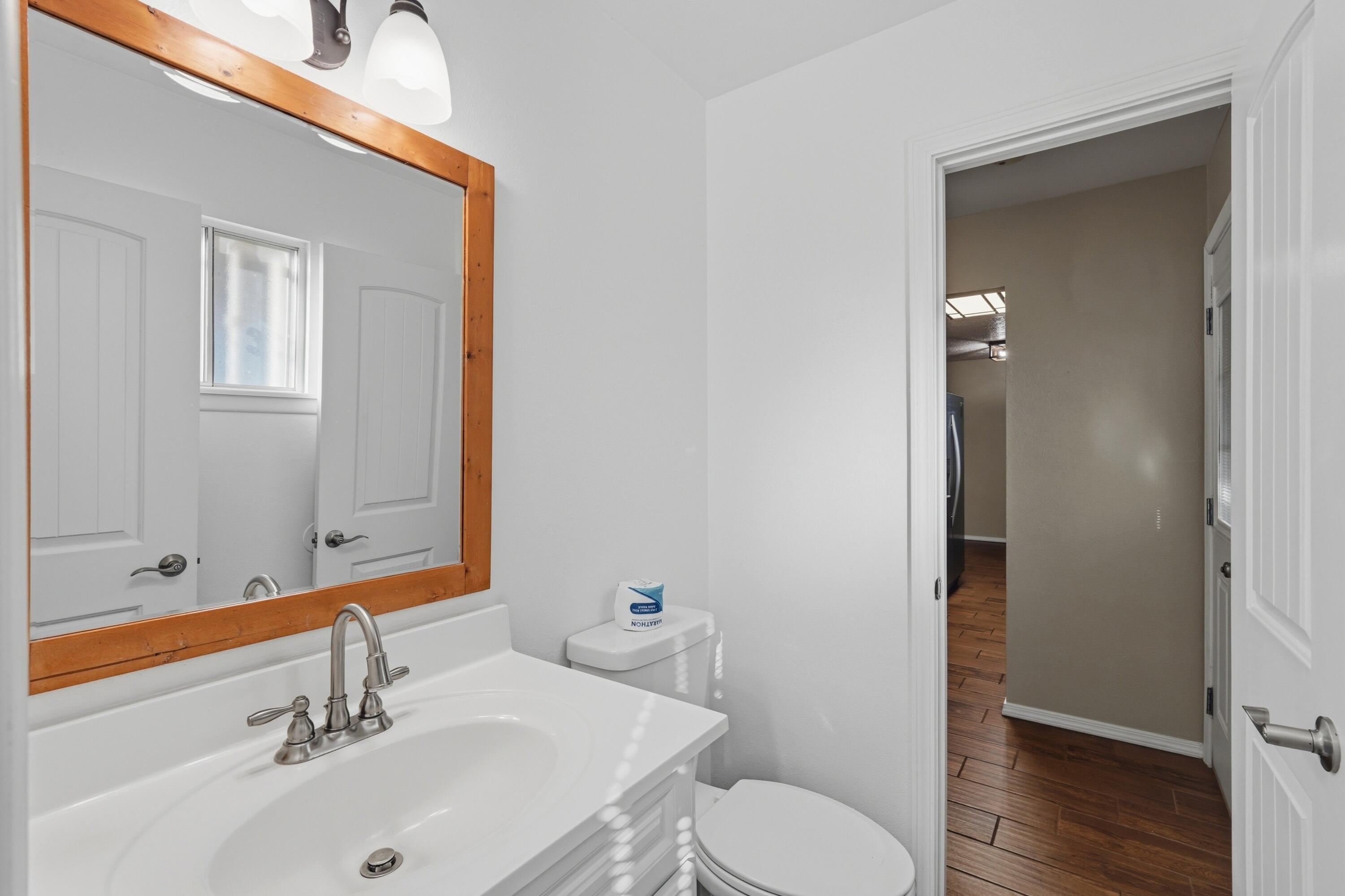 Photo 13 — 11813 San Jacinto Avenue NE