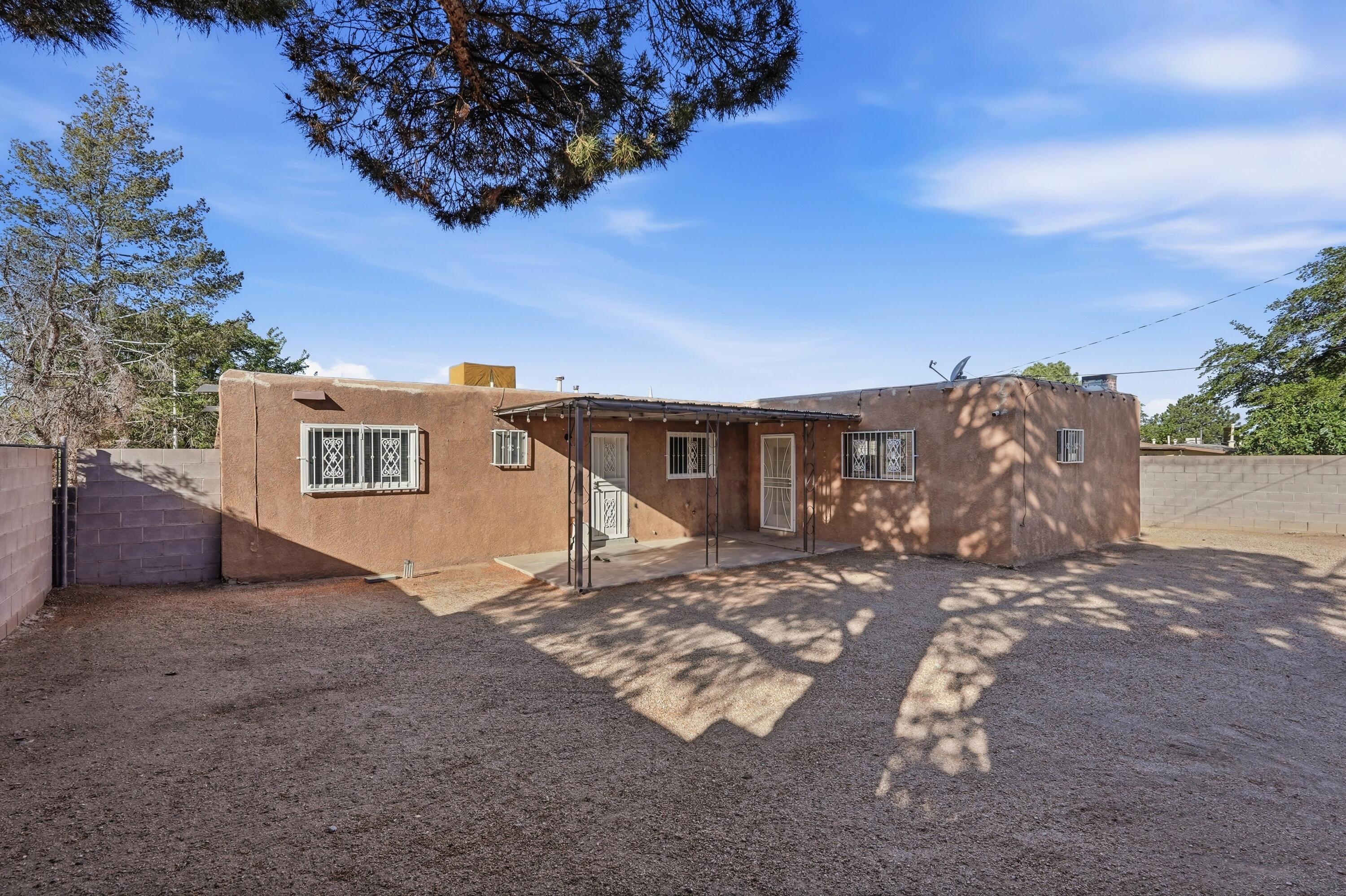 Photo 4 — 11813 San Jacinto Avenue NE