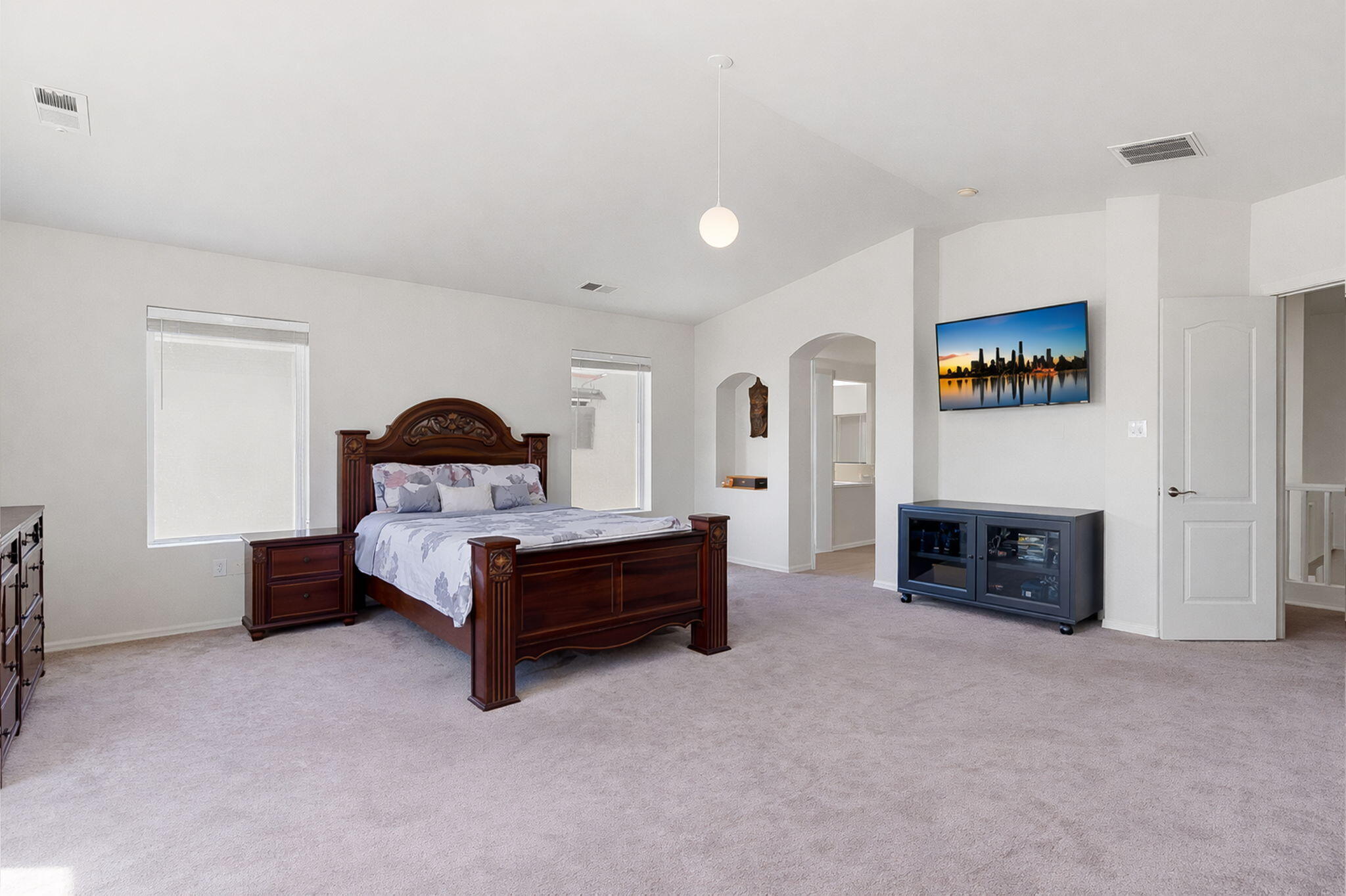 Photo 13 — 1021 Toscana Drive SE