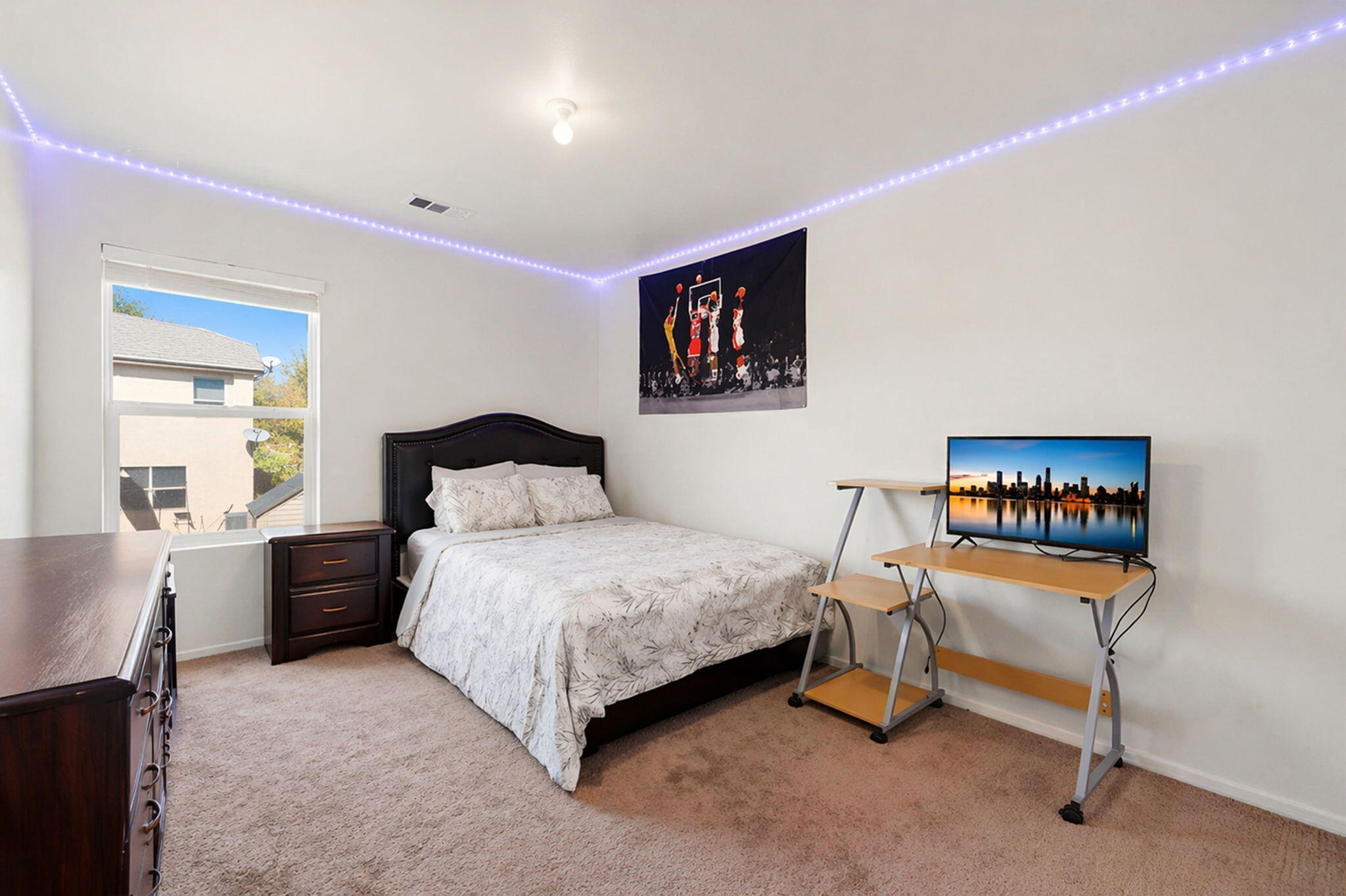 Photo 9 — 1021 Toscana Drive SE