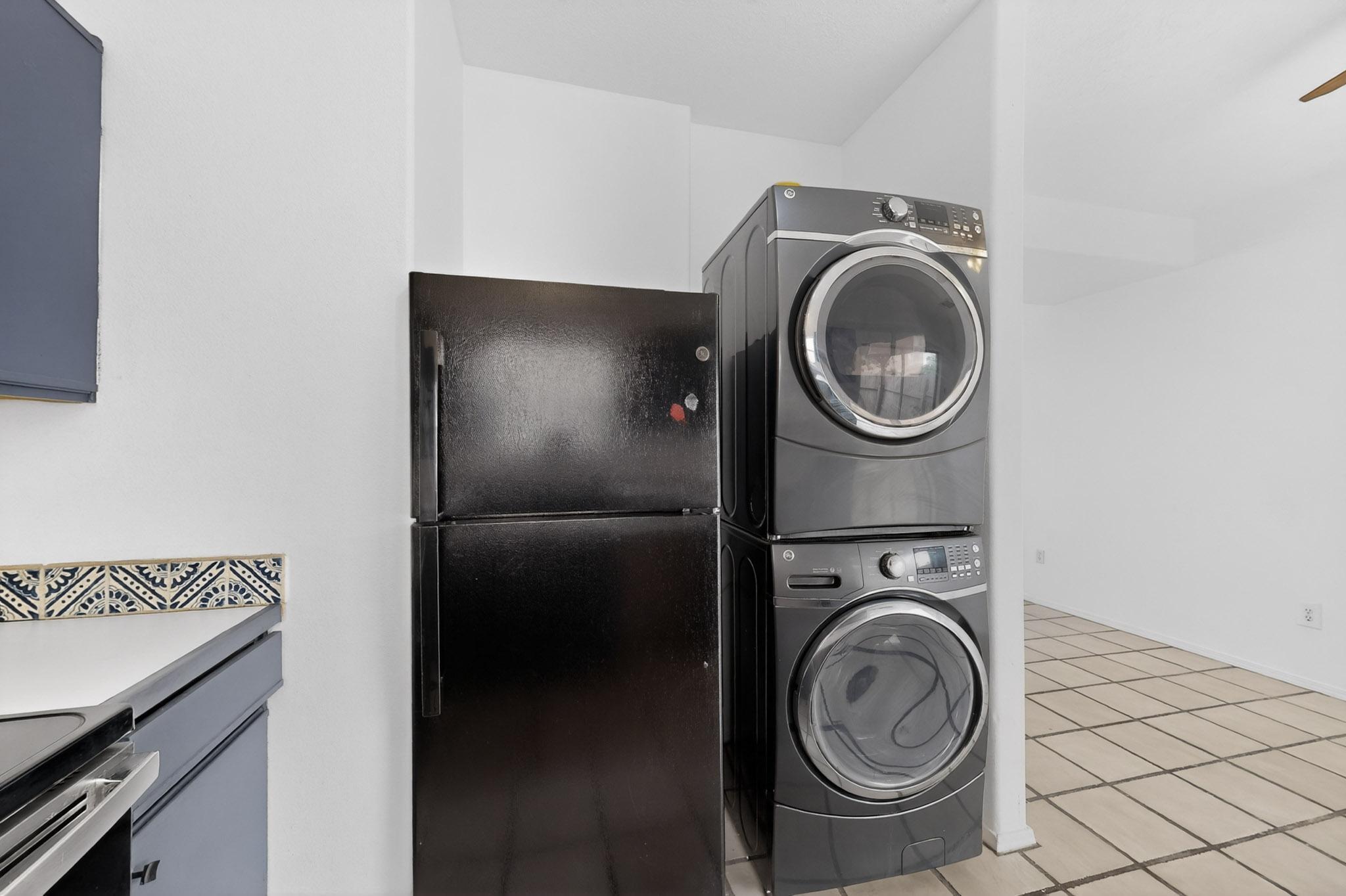 Photo 19 — 615 Menaul Boulevard NW UNIT J