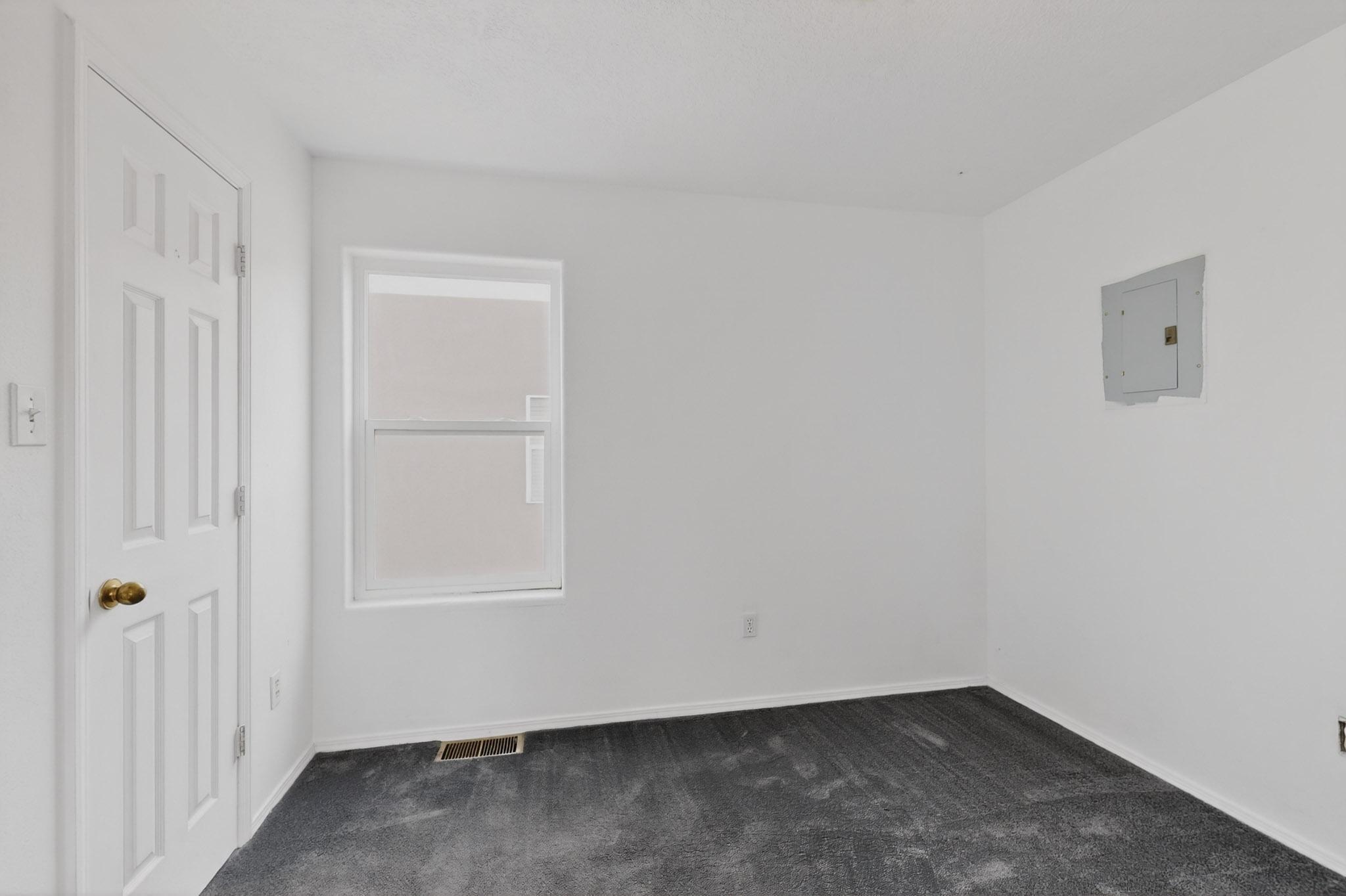 Photo 17 — 615 Menaul Boulevard NW UNIT J