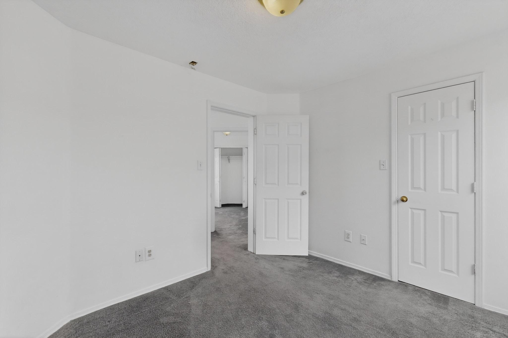 Photo 15 — 615 Menaul Boulevard NW UNIT J