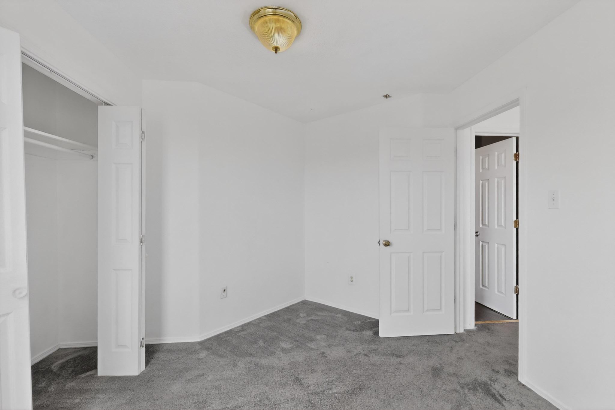 Photo 9 — 615 Menaul Boulevard NW UNIT J