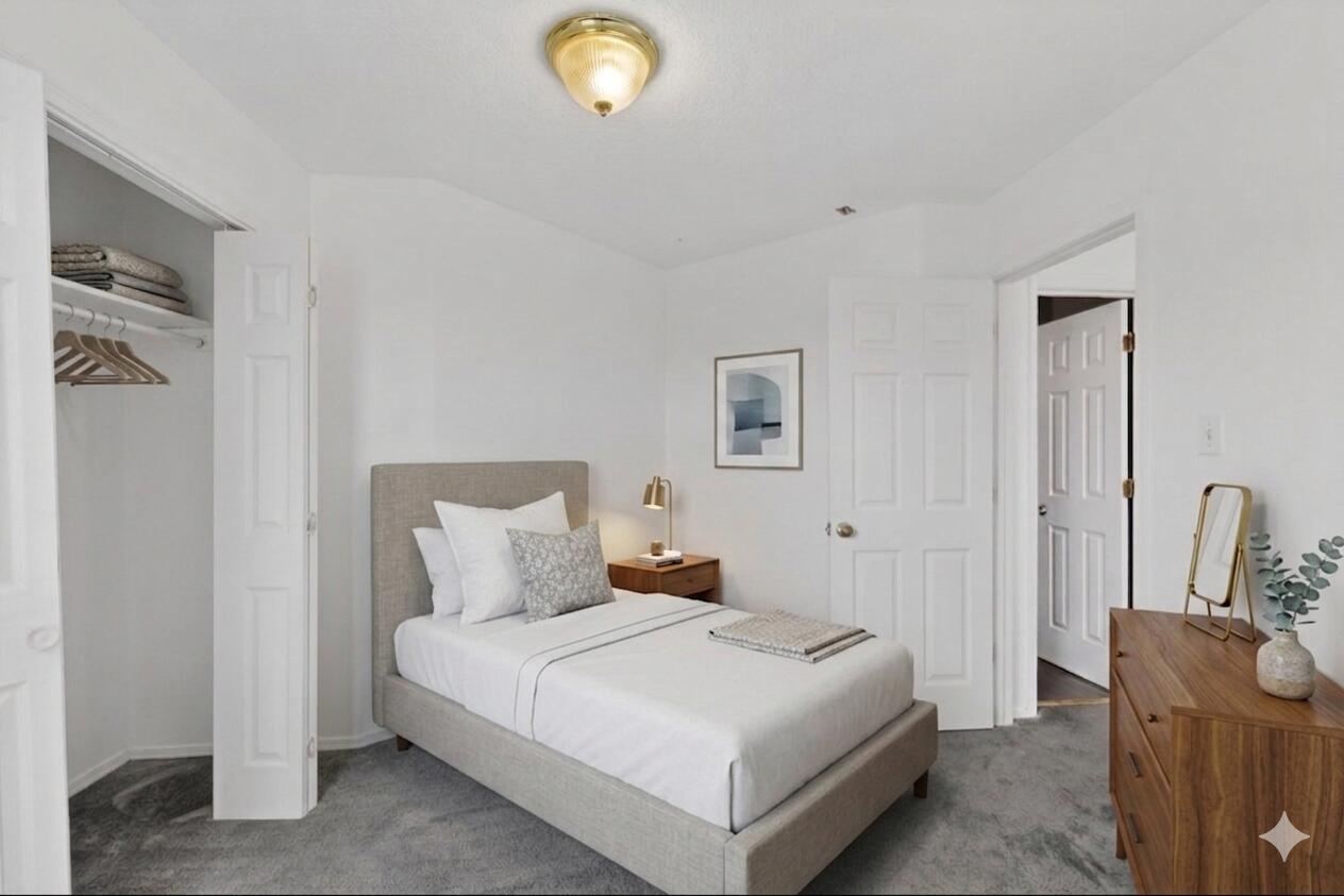 Photo 8 — 615 Menaul Boulevard NW UNIT J