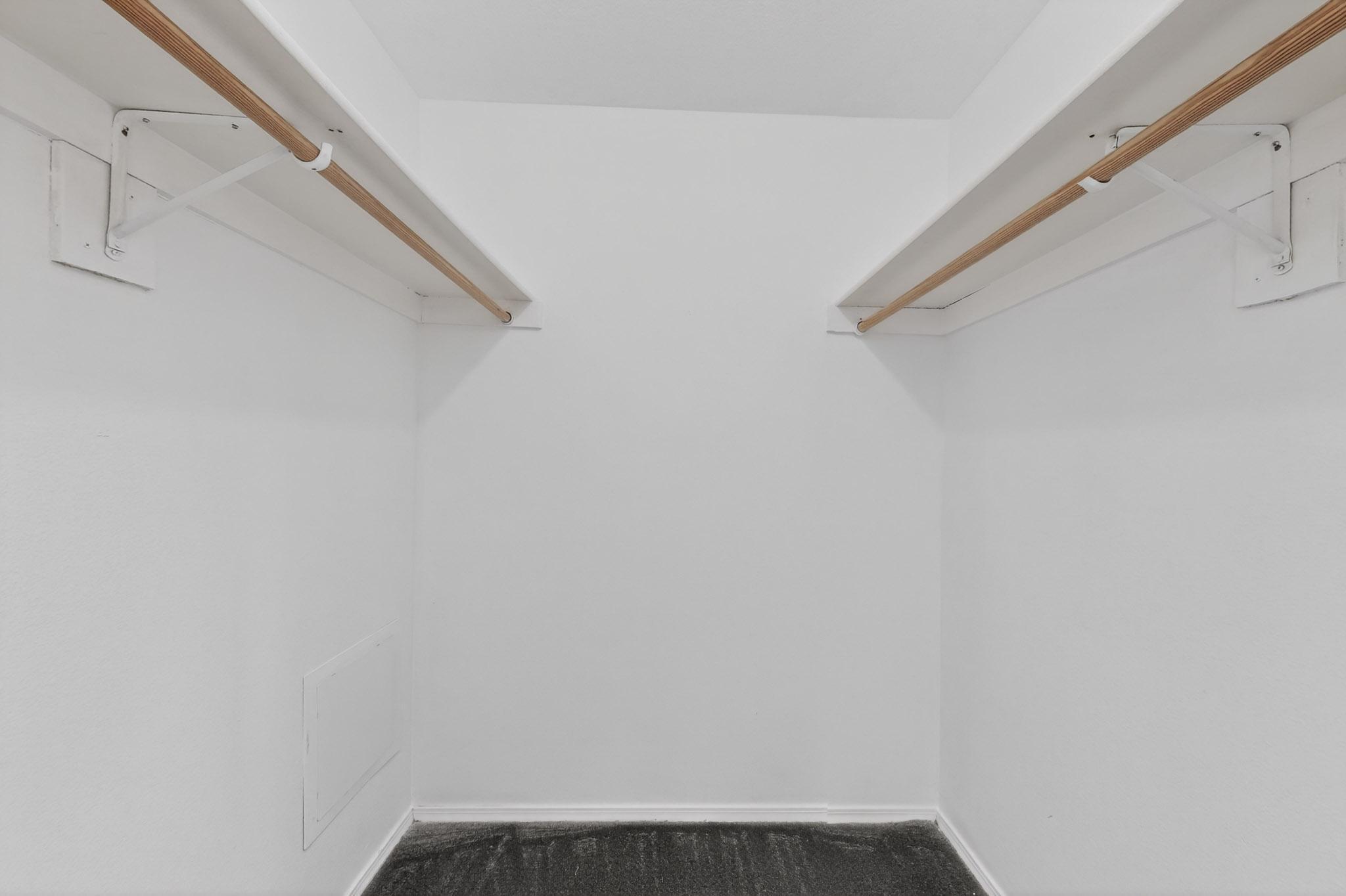 Photo 5 — 615 Menaul Boulevard NW UNIT J