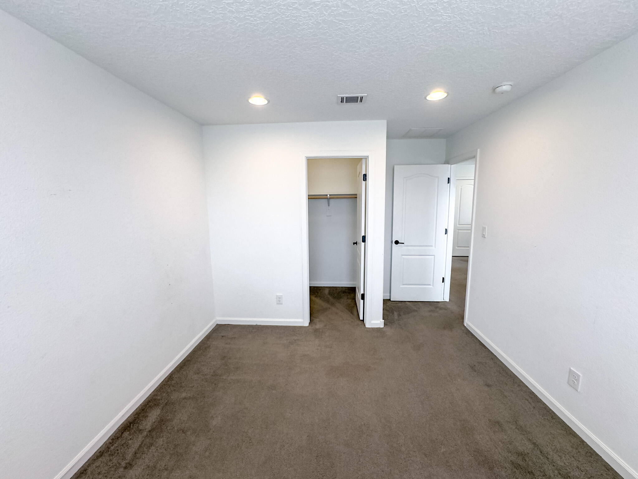 Photo 19 — 2826 Kings Canyon Loop NE