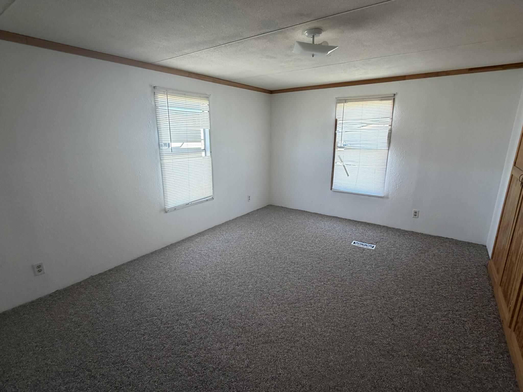 Photo 12 — 304 Walker Street