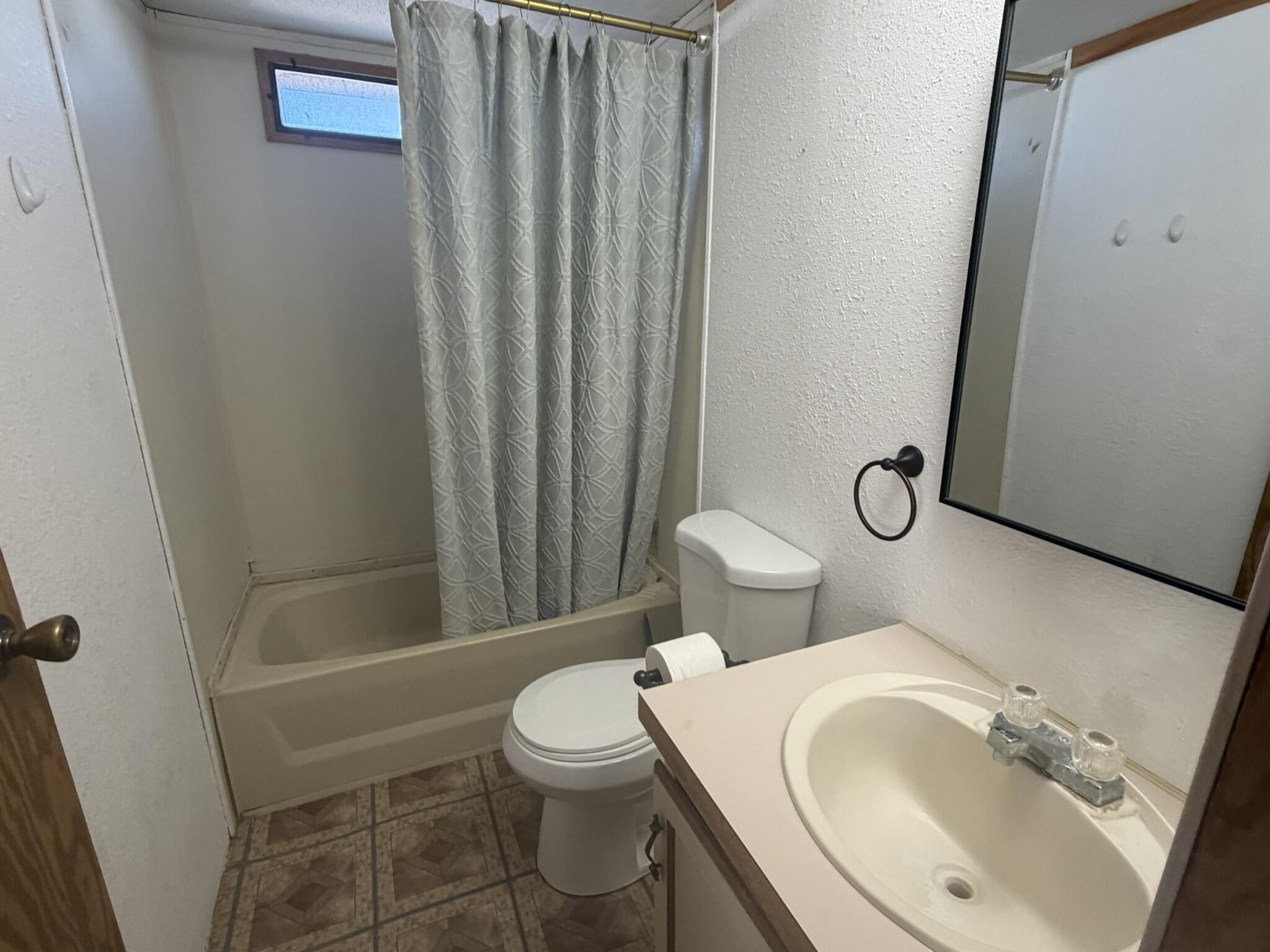 Photo 10 — 304 Walker Street