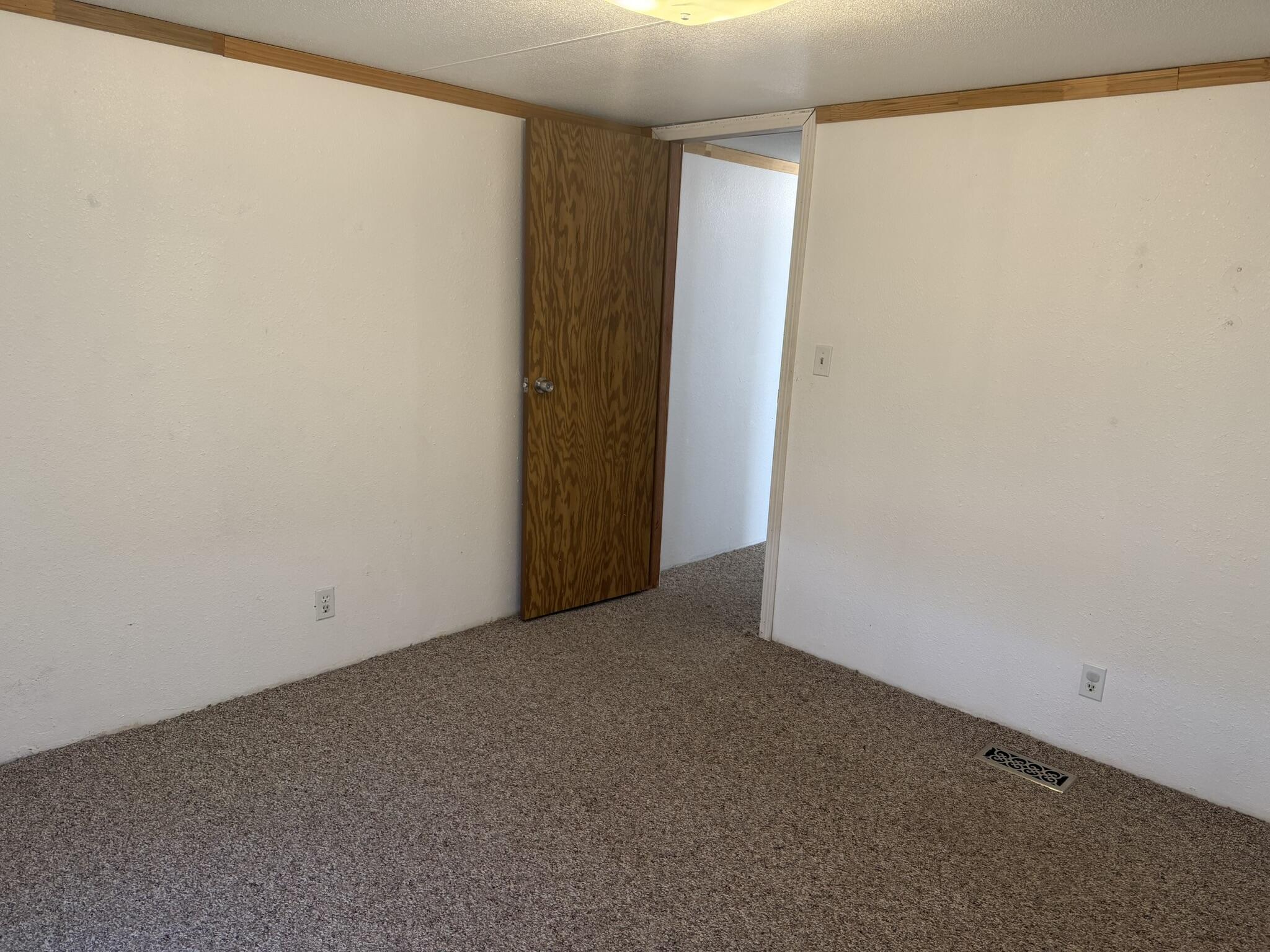 Photo 4 — 304 Walker Street