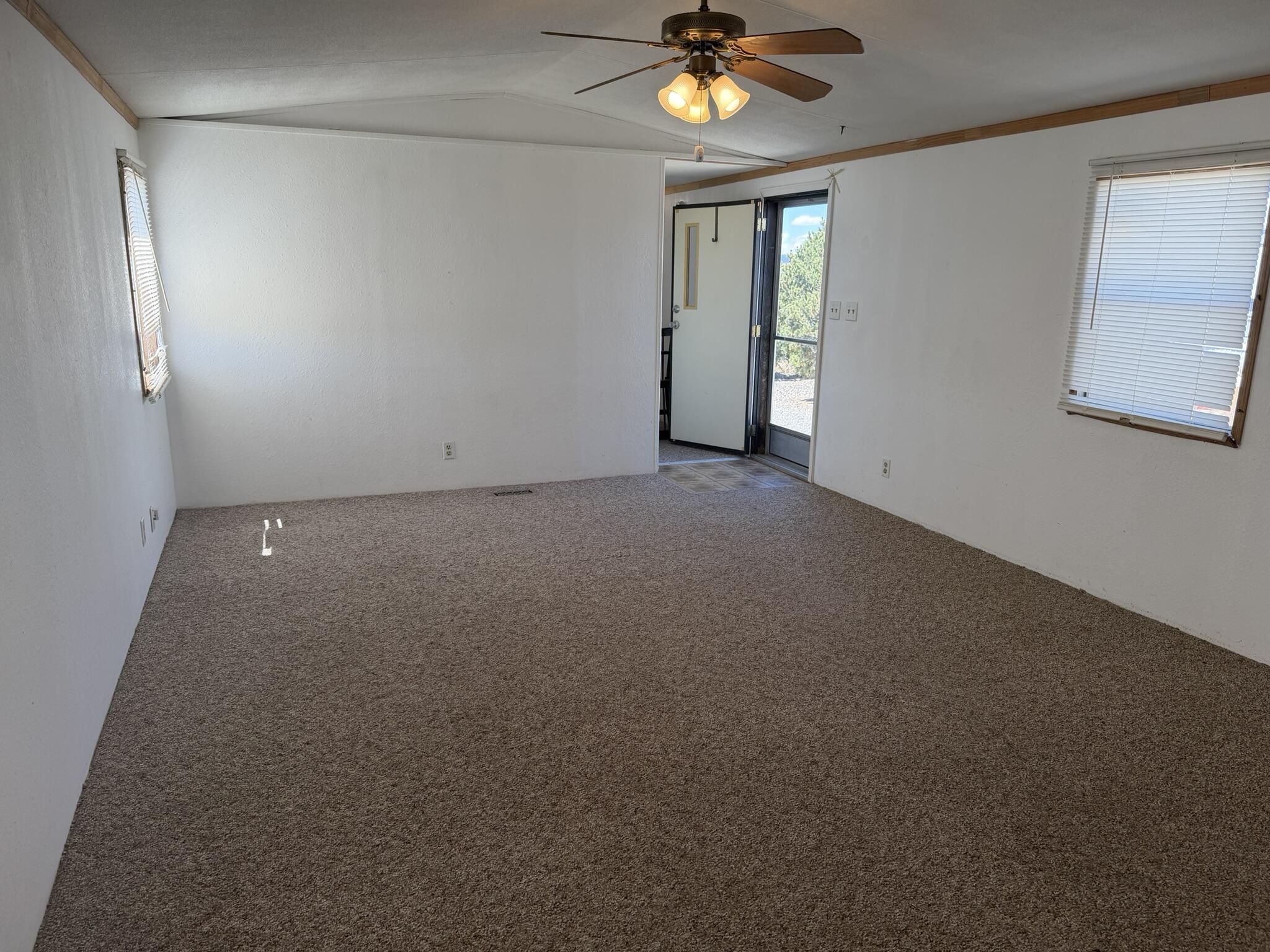 Photo 19 — 304 Walker Street