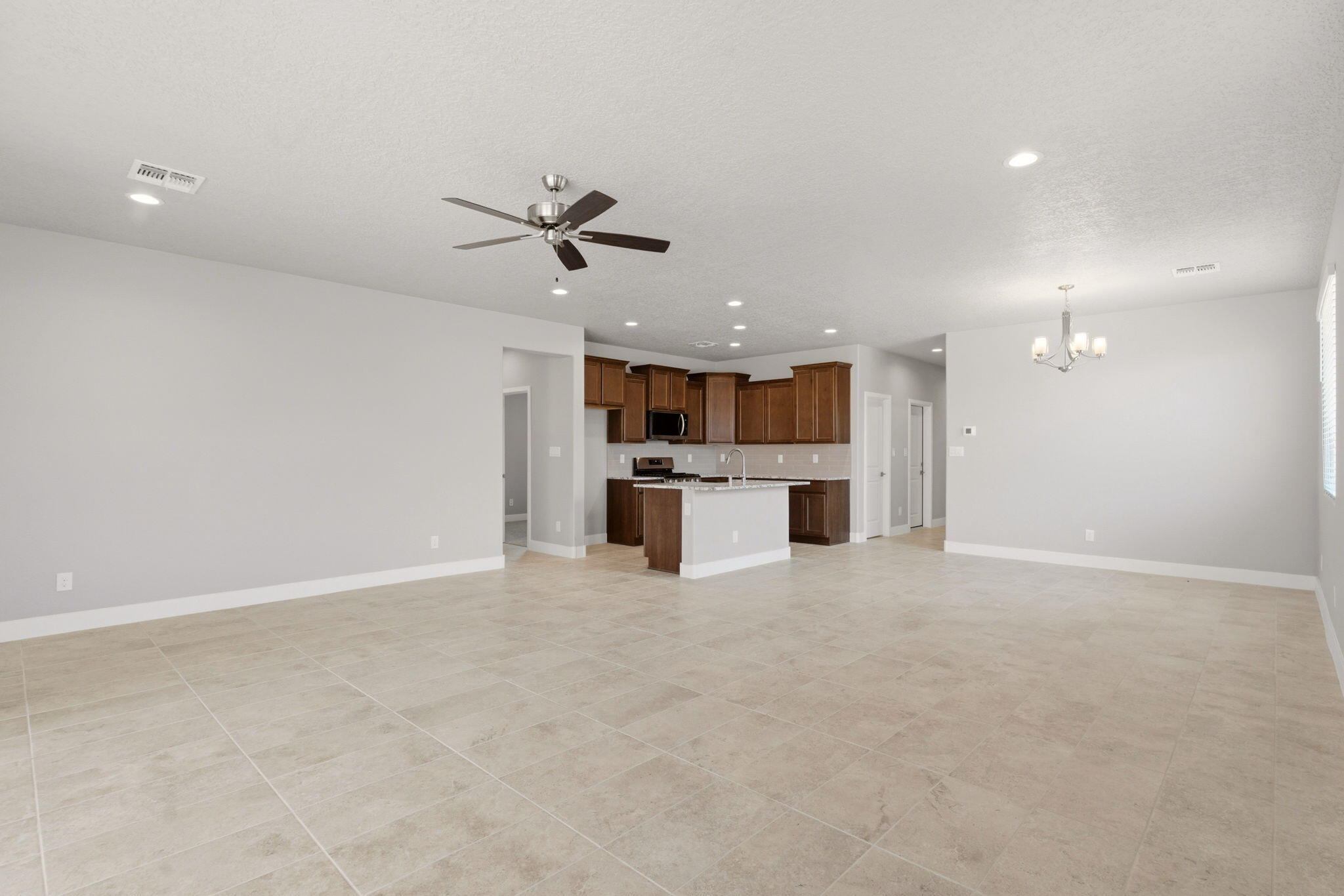 Photo 12 — 4301 Mountain Trail Loop NE