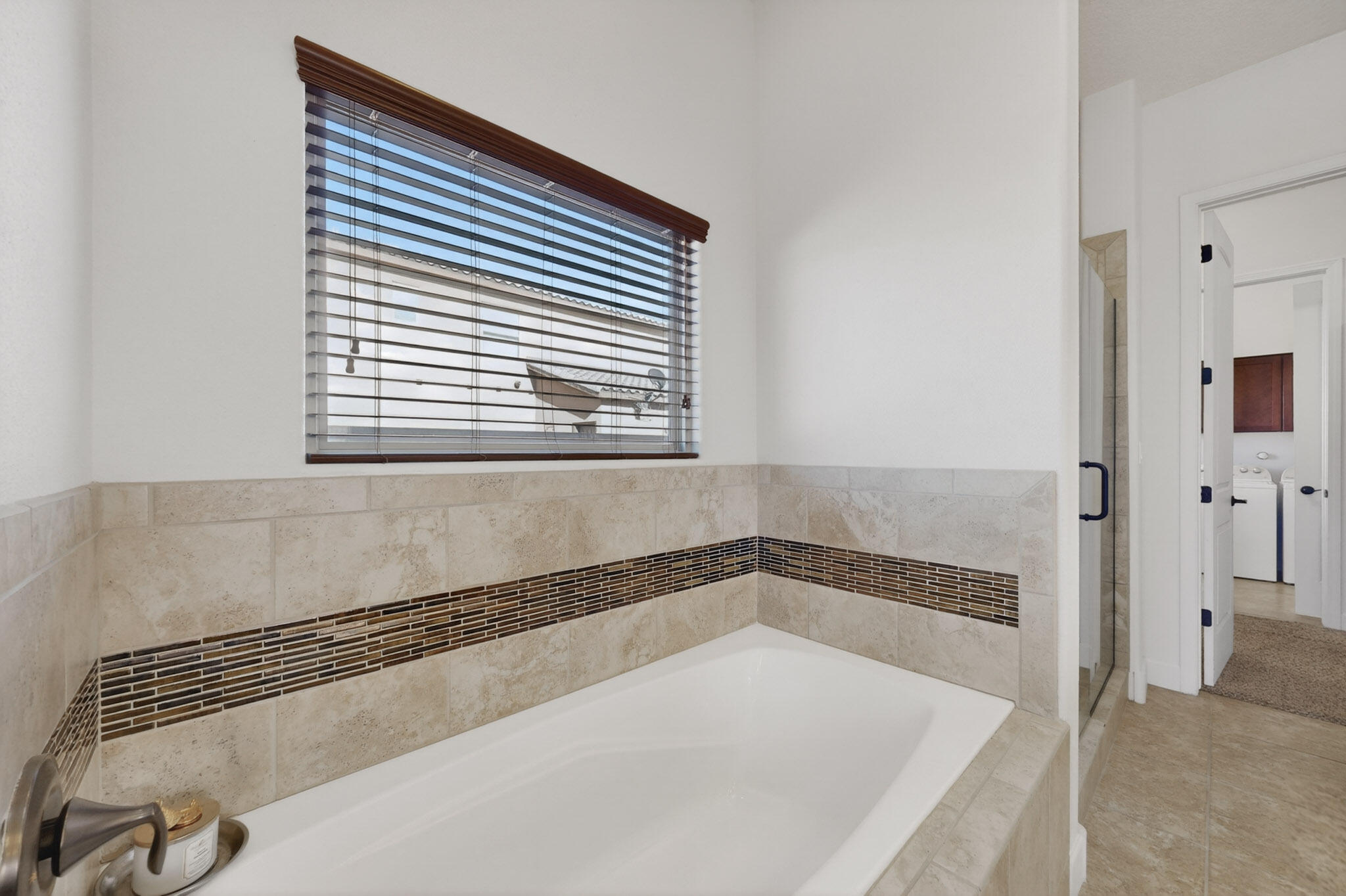 Photo 11 — 7417 Kodiak Road NE
