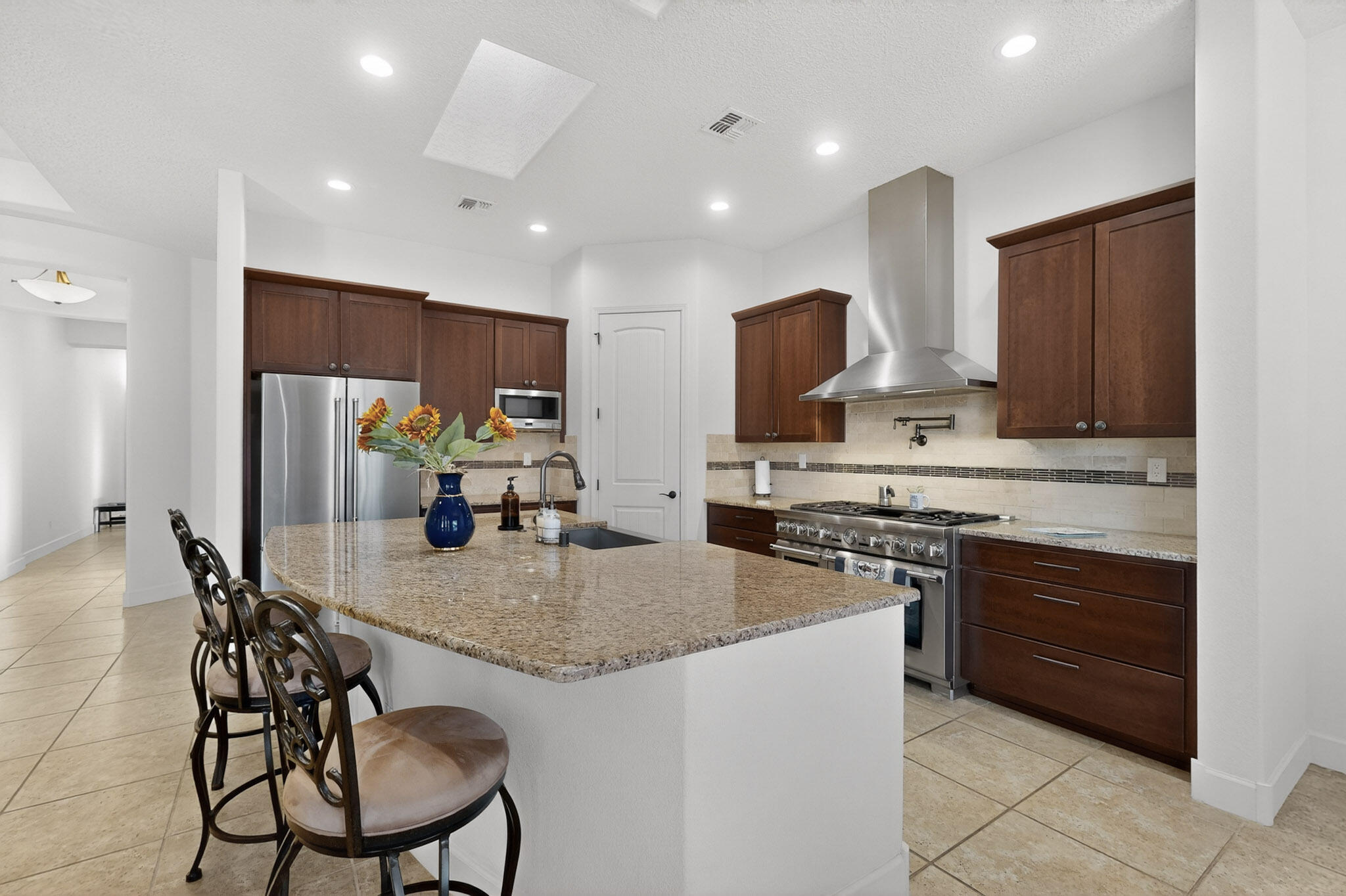 Photo 17 — 7417 Kodiak Road NE