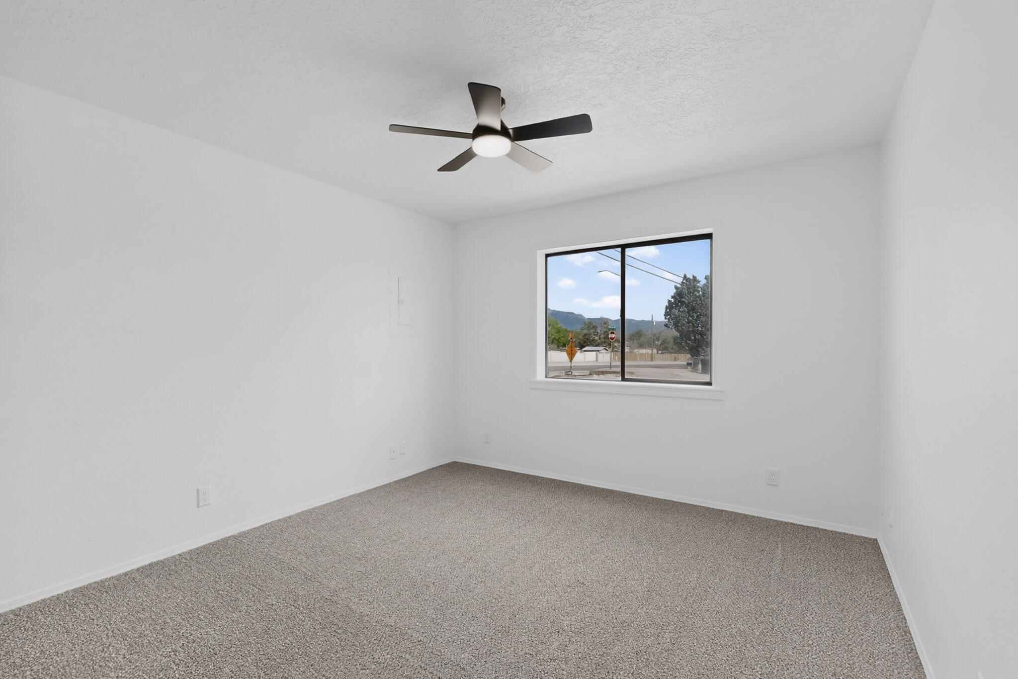 Photo 17 — 1401 35th Circle SE