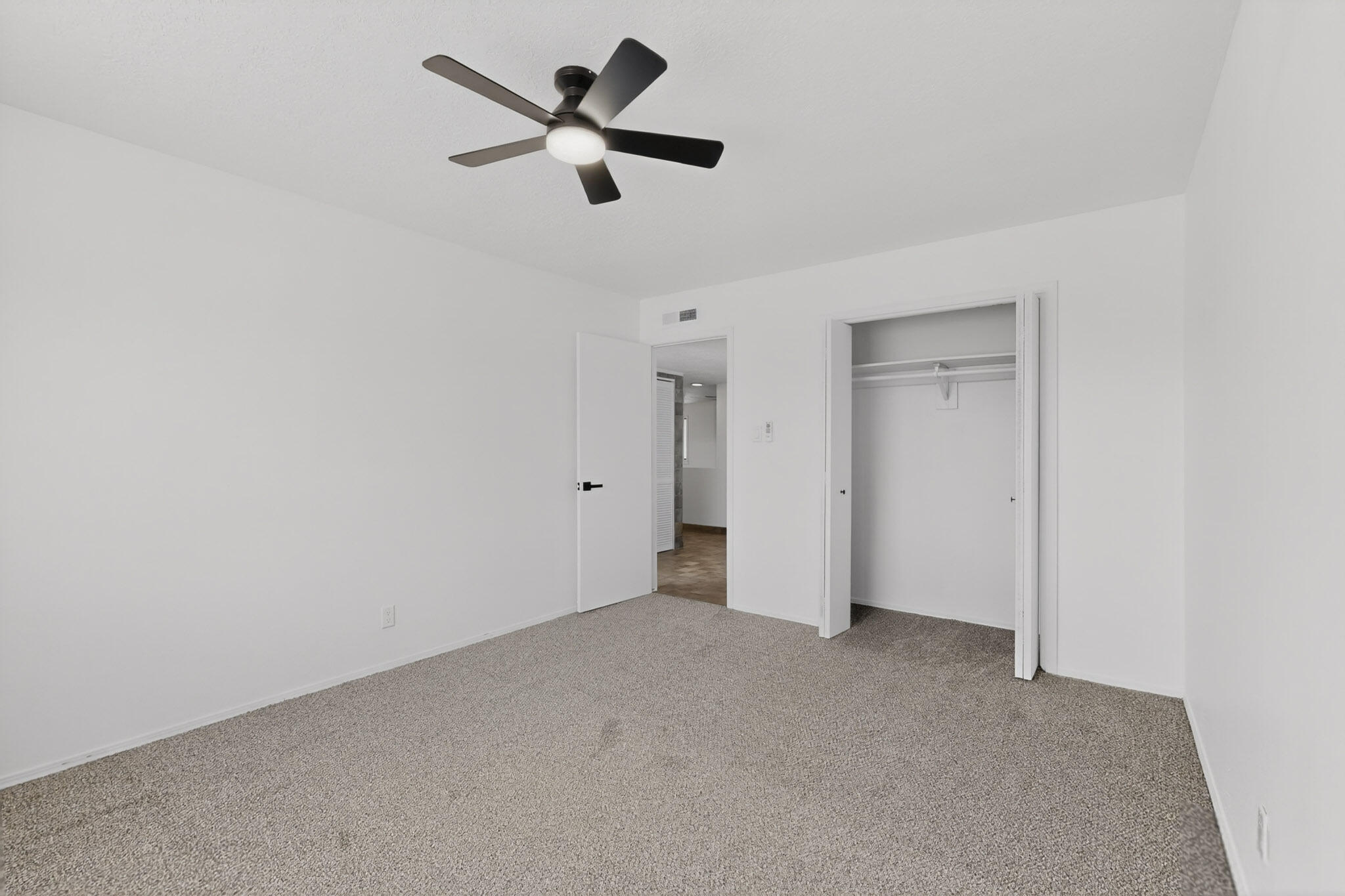 Photo 15 — 1401 35th Circle SE
