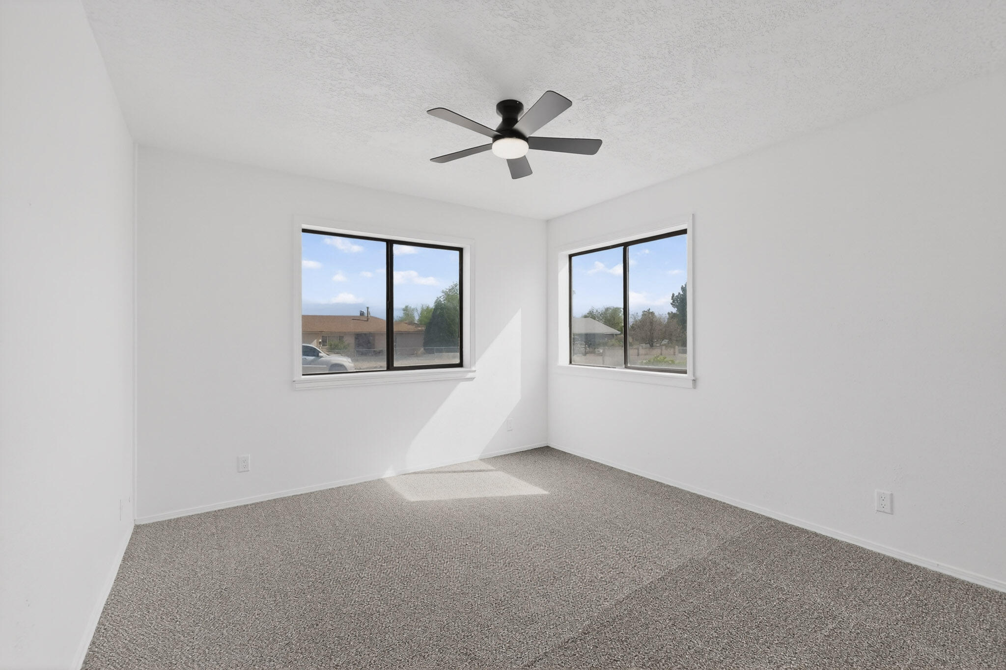 Photo 14 — 1401 35th Circle SE