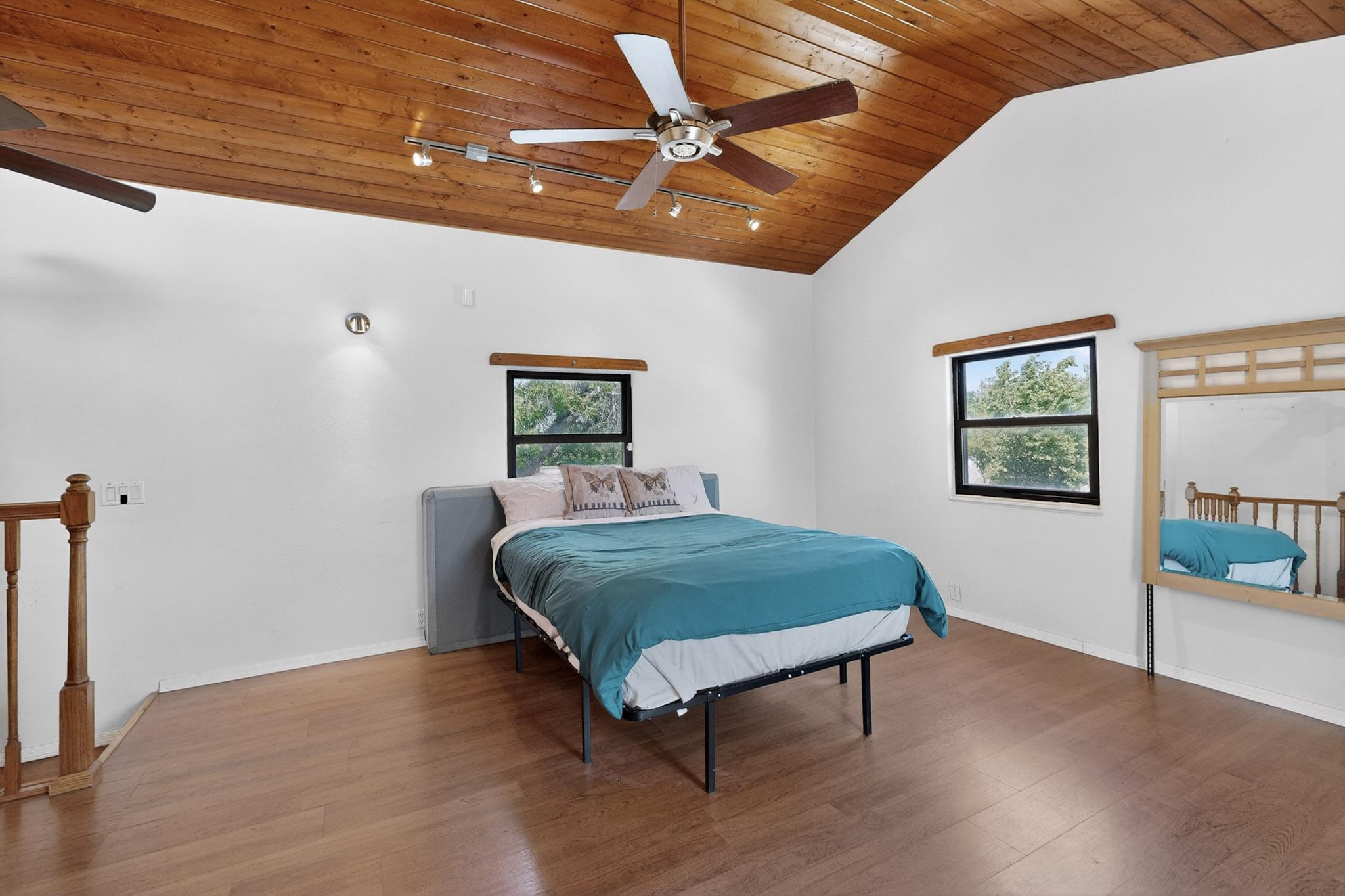 Photo 2 — 2115 Hollywood Avenue NW