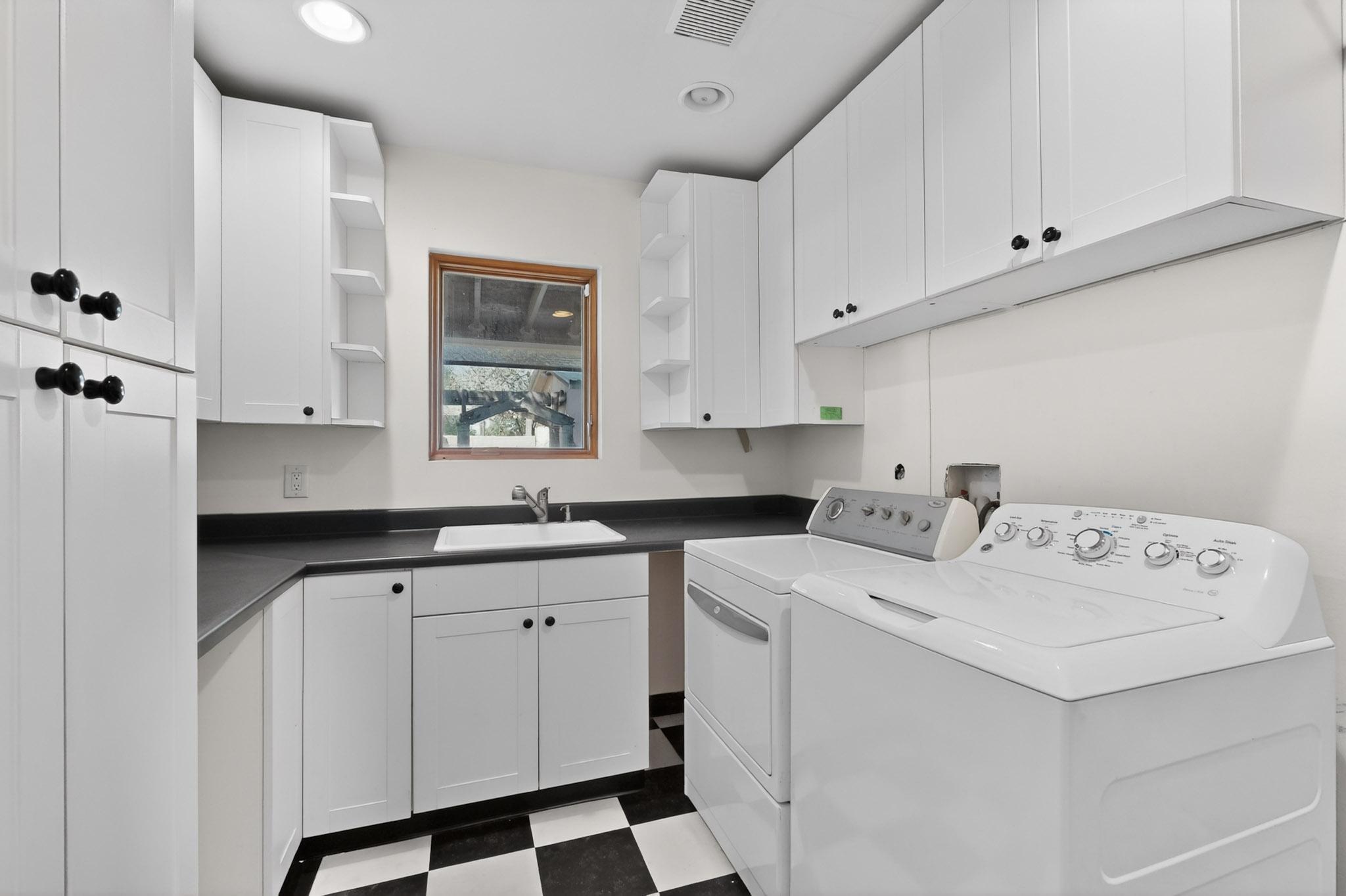 Photo 7 — 2115 Hollywood Avenue NW