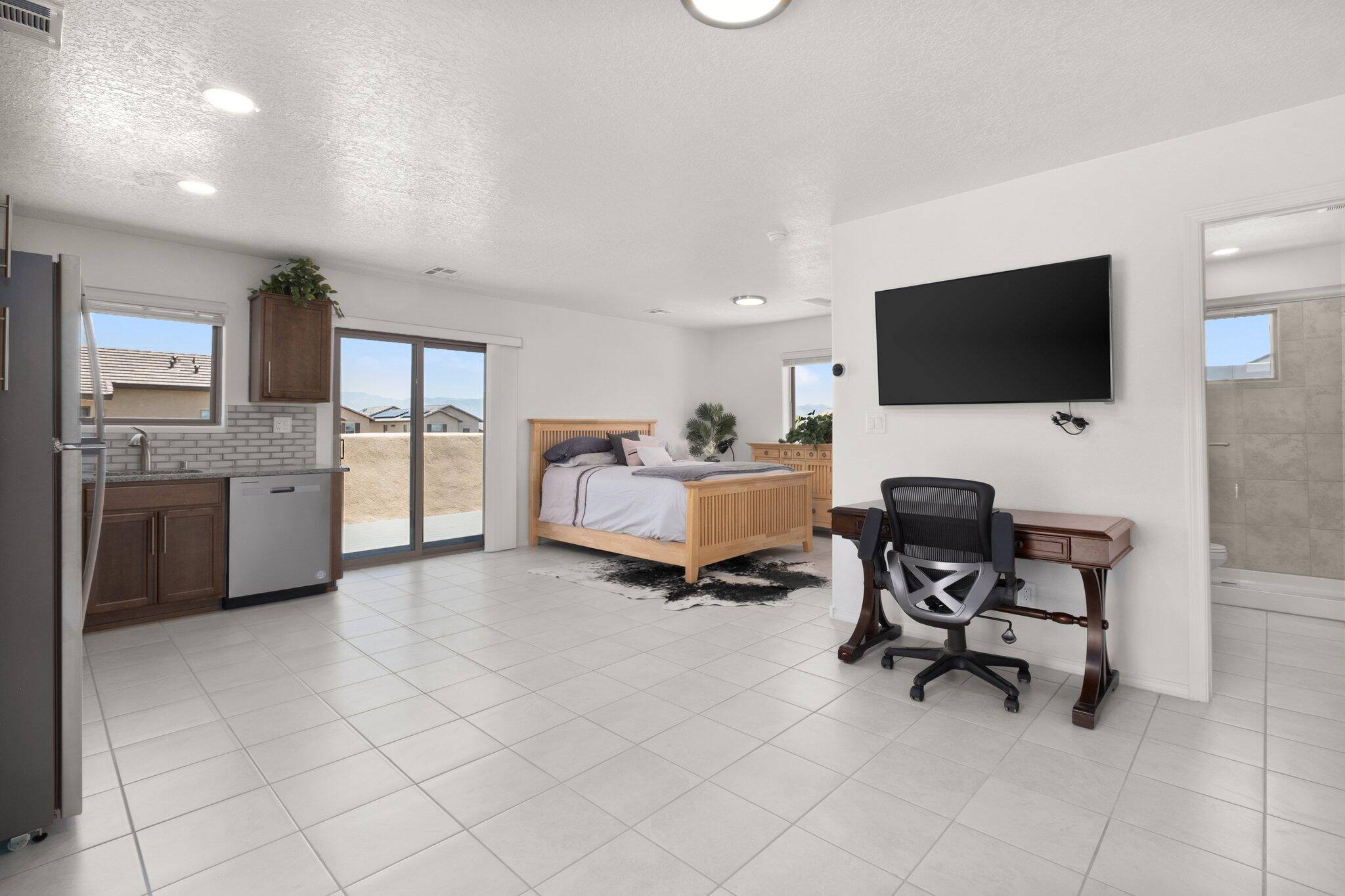 Photo 19 — 6028 NAUMAN Drive SE