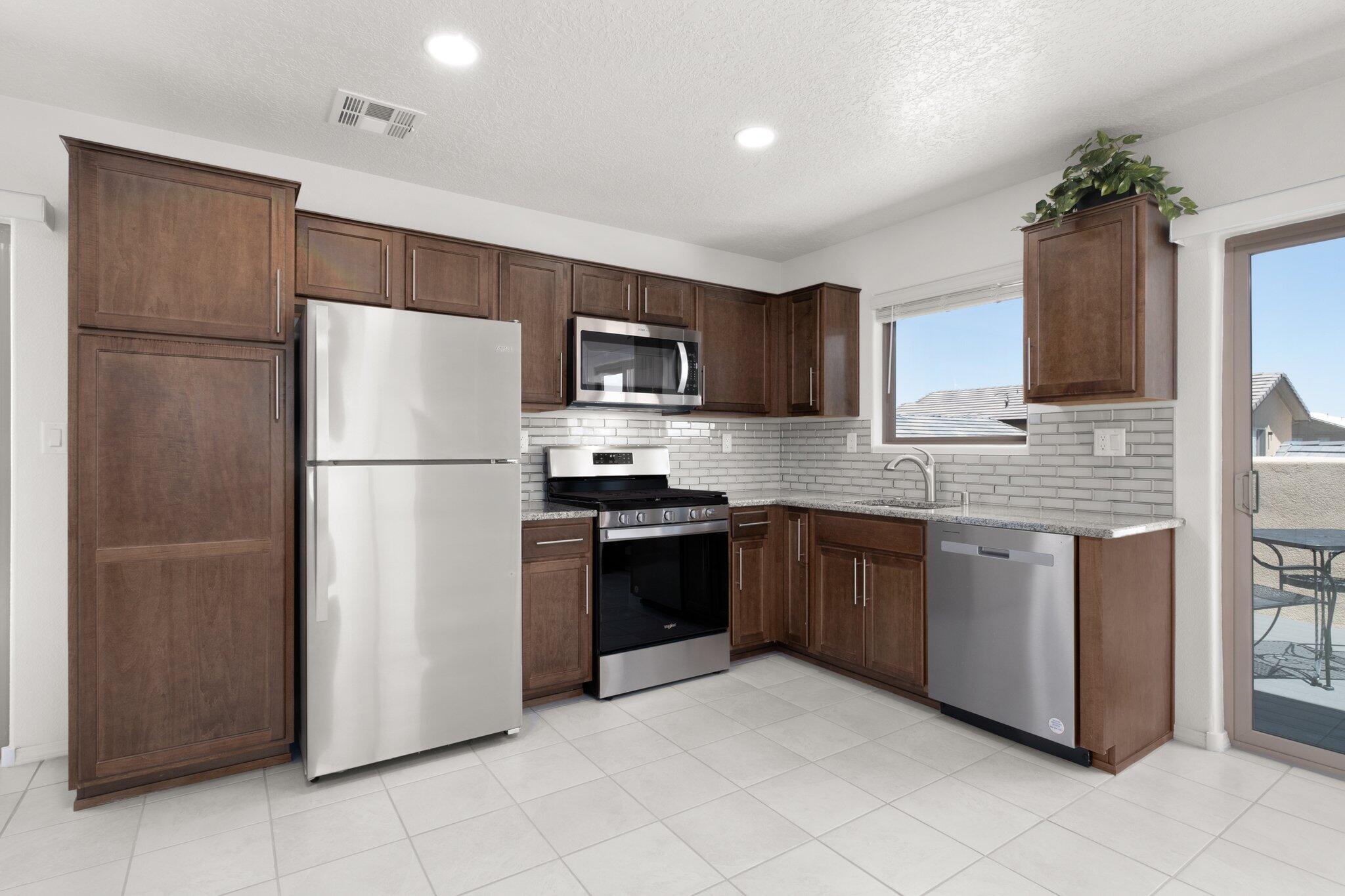 Photo 16 — 6028 NAUMAN Drive SE