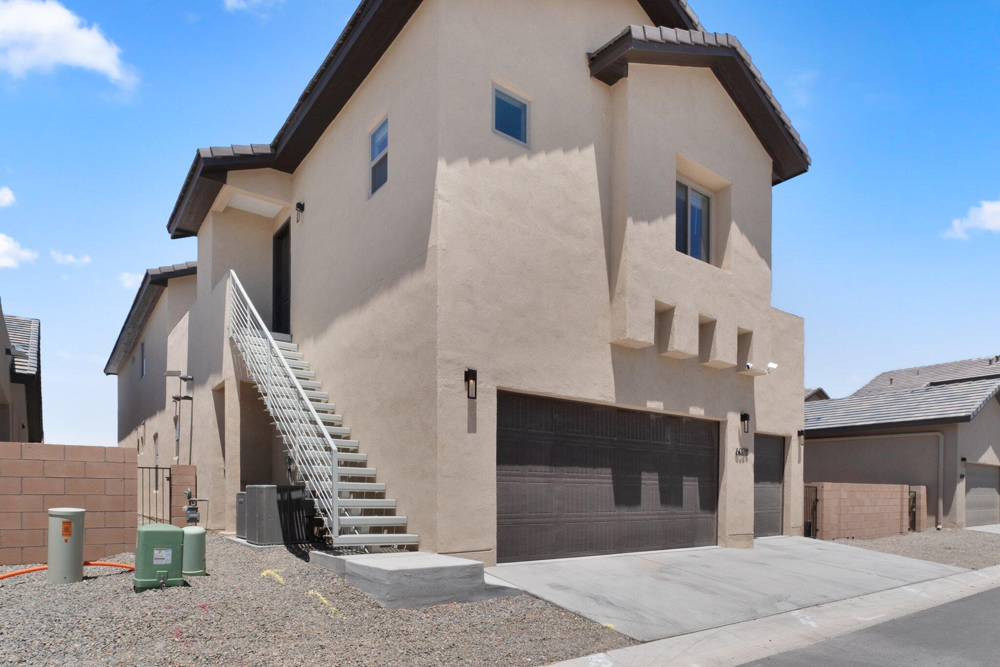 Photo 11 — 6028 NAUMAN Drive SE