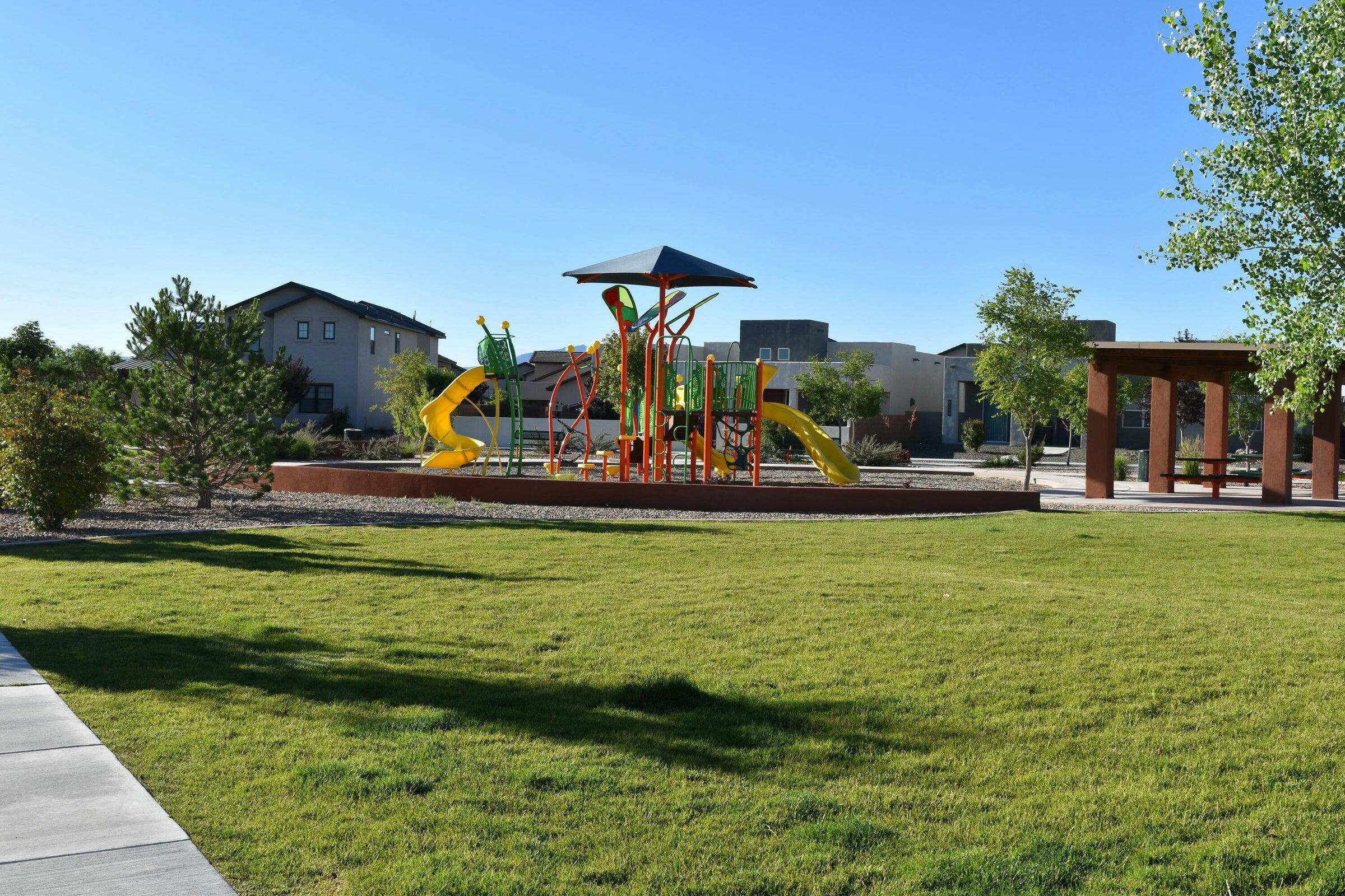 Photo 5 — 6028 NAUMAN Drive SE