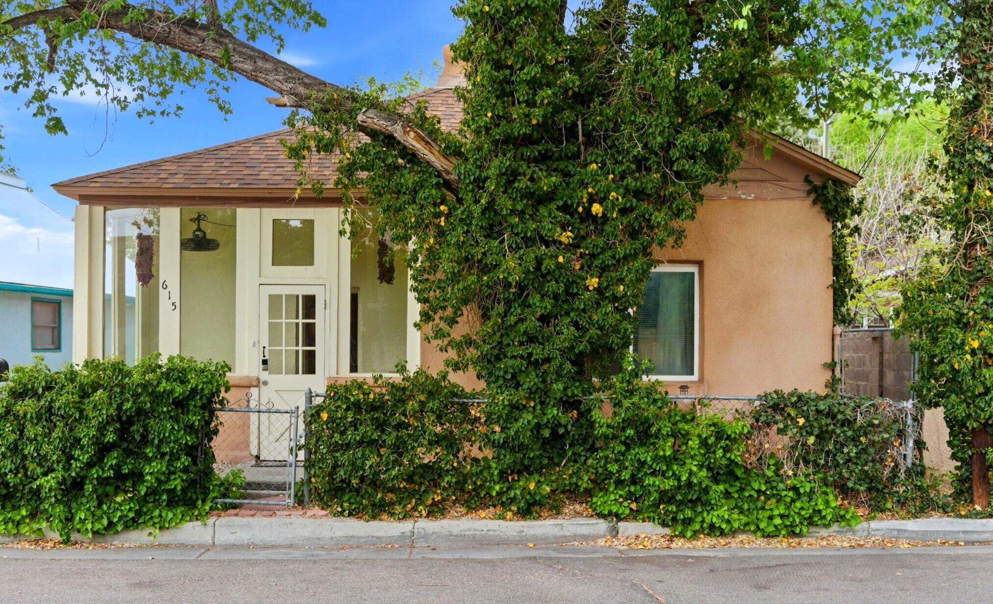 615 Keleher Avenue NW, Albuquerque, NM 87102