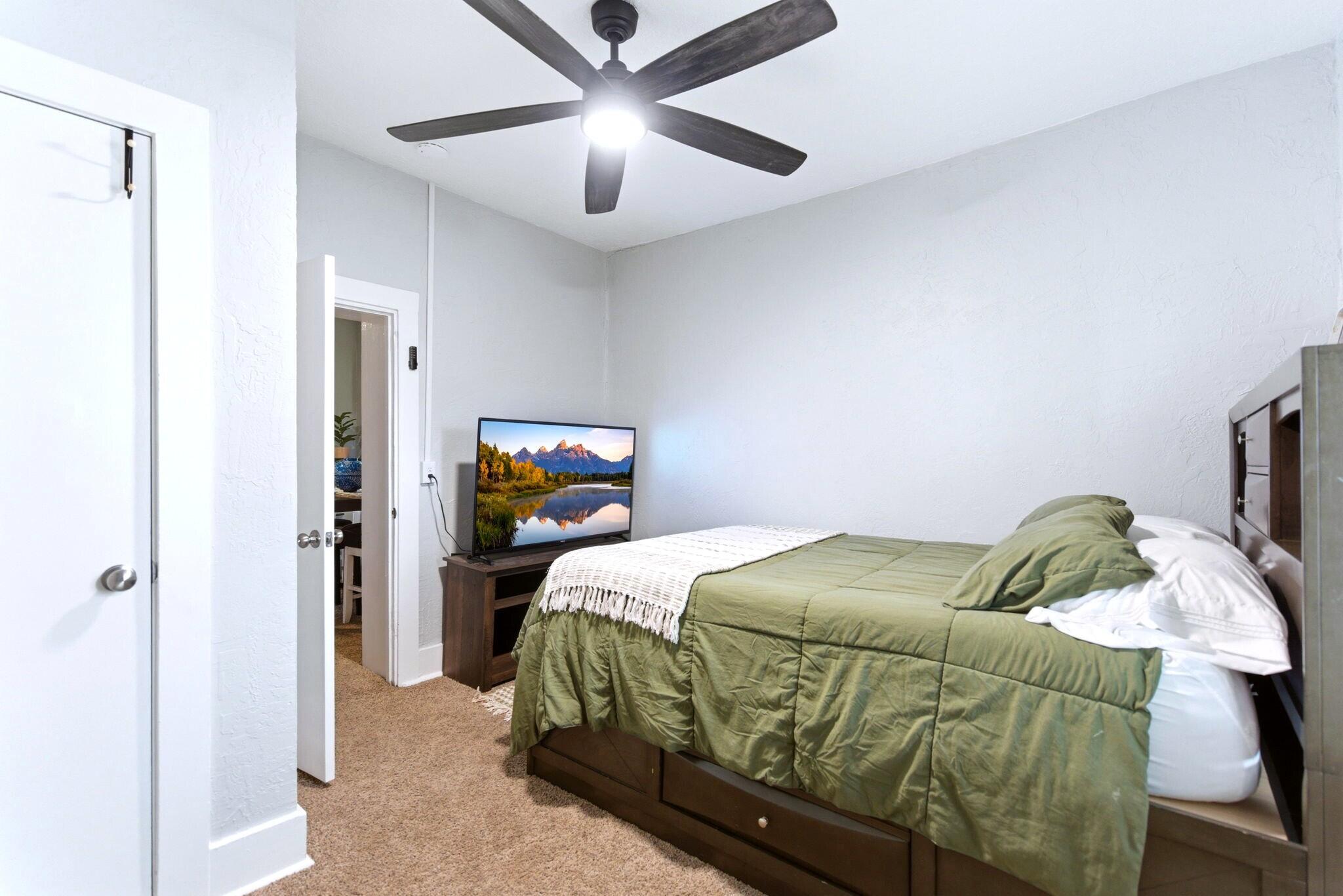 Photo 14 — 615 Keleher Avenue NW