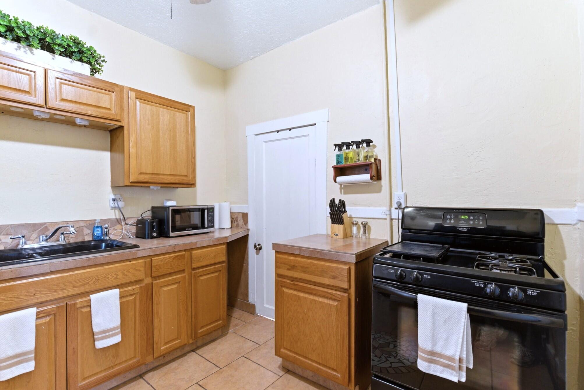 Photo 17 — 615 Keleher Avenue NW