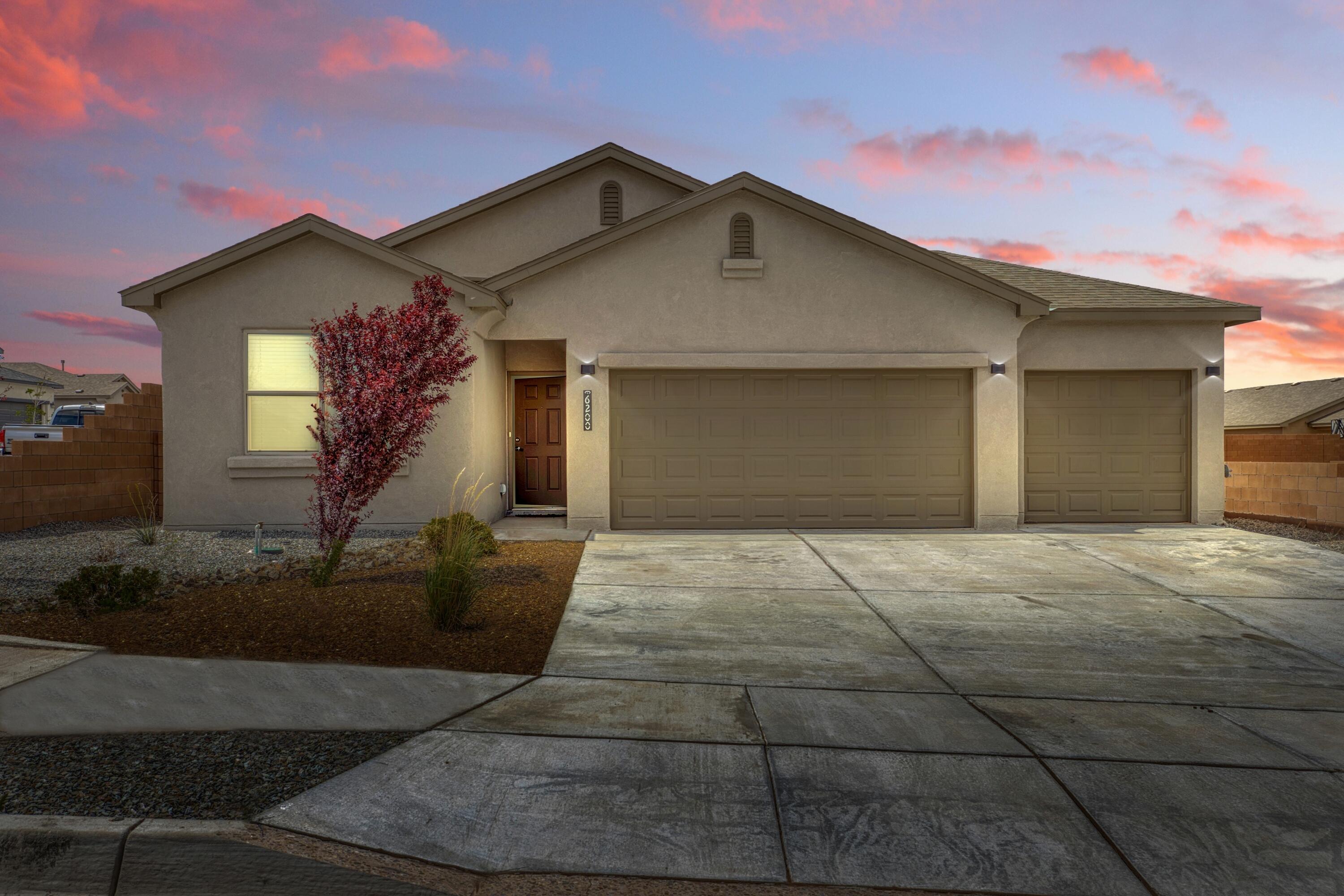Photo 19 — 6200 N White Hawk Drive NE