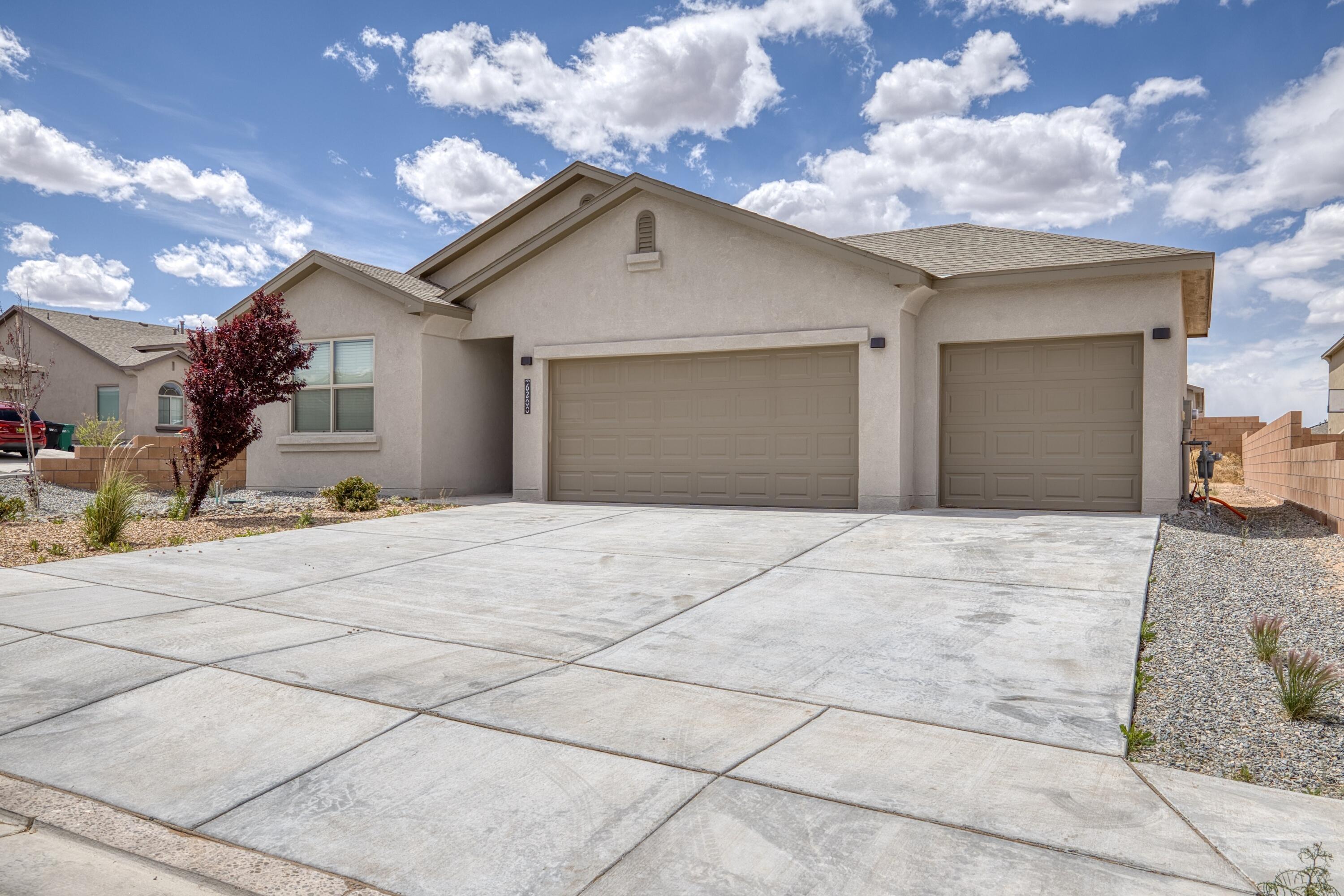 Photo 15 — 6200 N White Hawk Drive NE