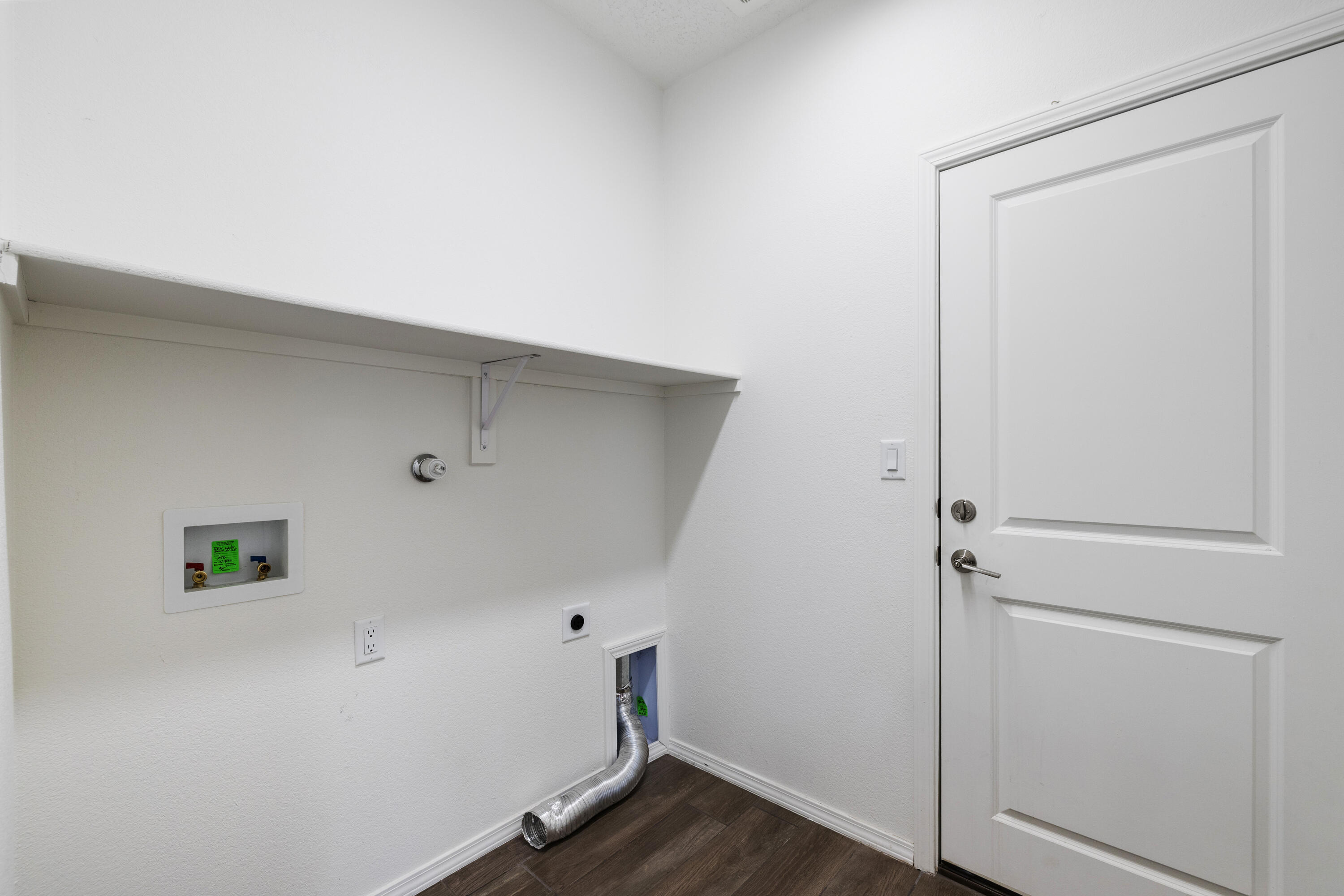 Photo 10 — 6200 N White Hawk Drive NE