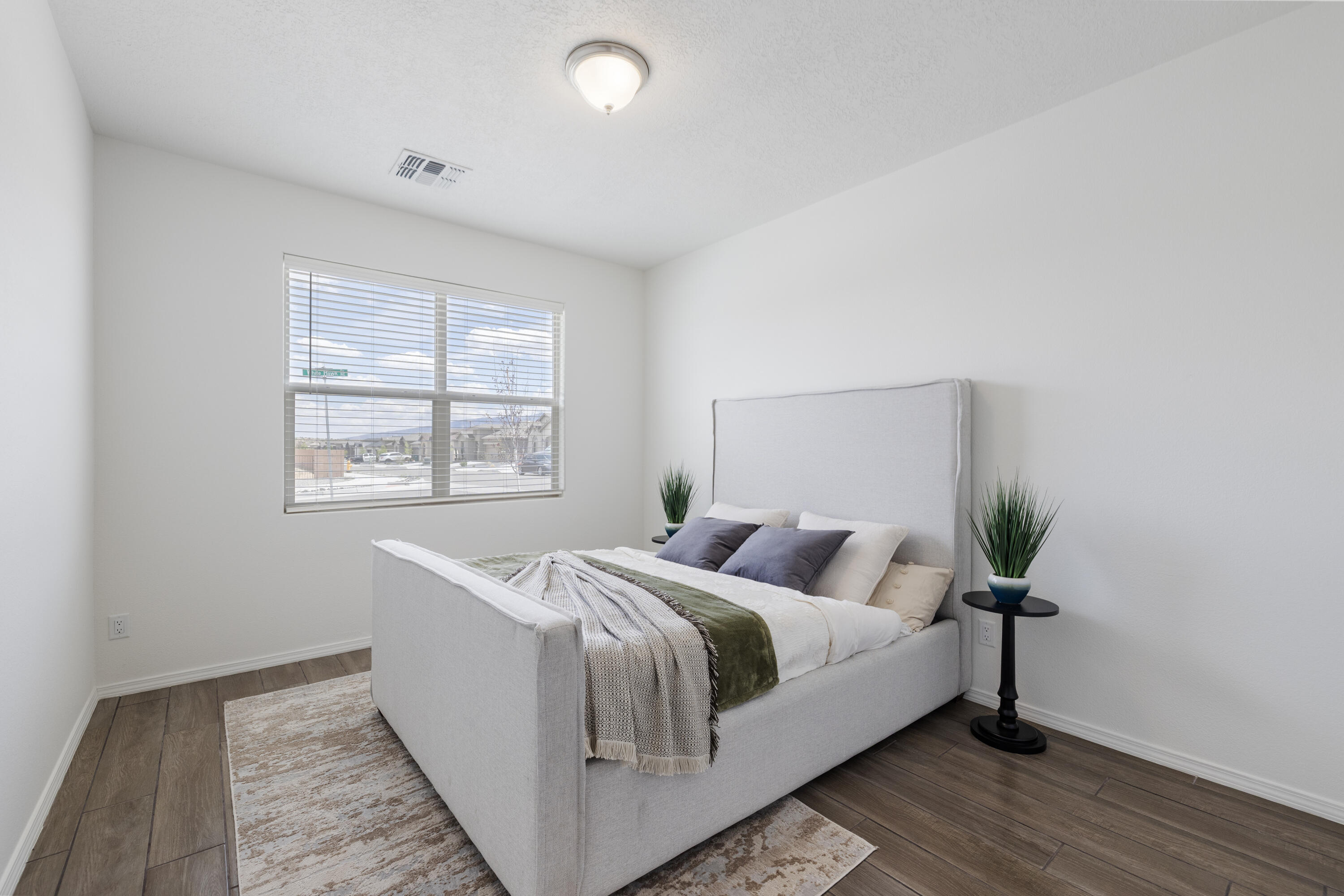 Photo 9 — 6200 N White Hawk Drive NE