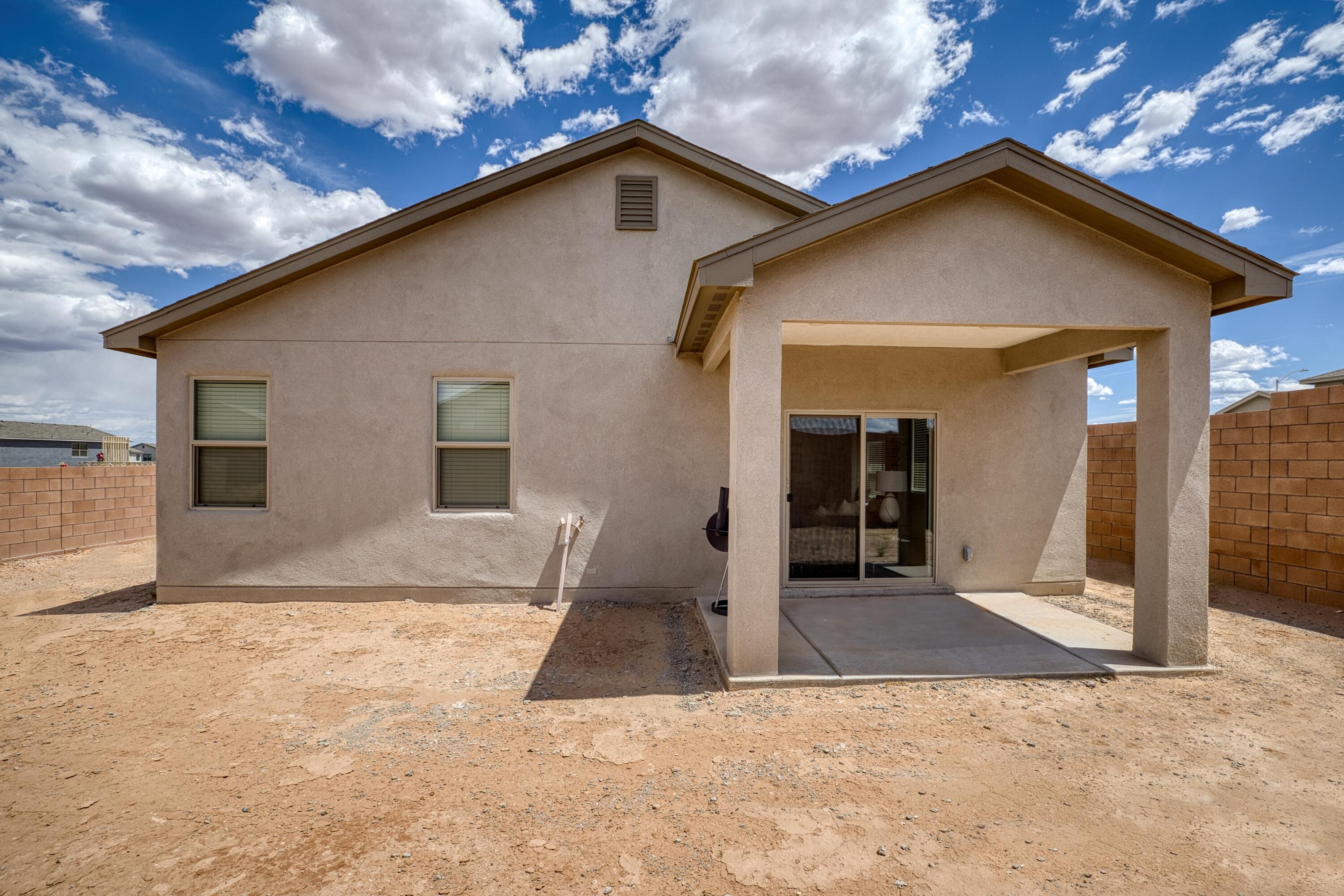 Photo 4 — 6200 N White Hawk Drive NE