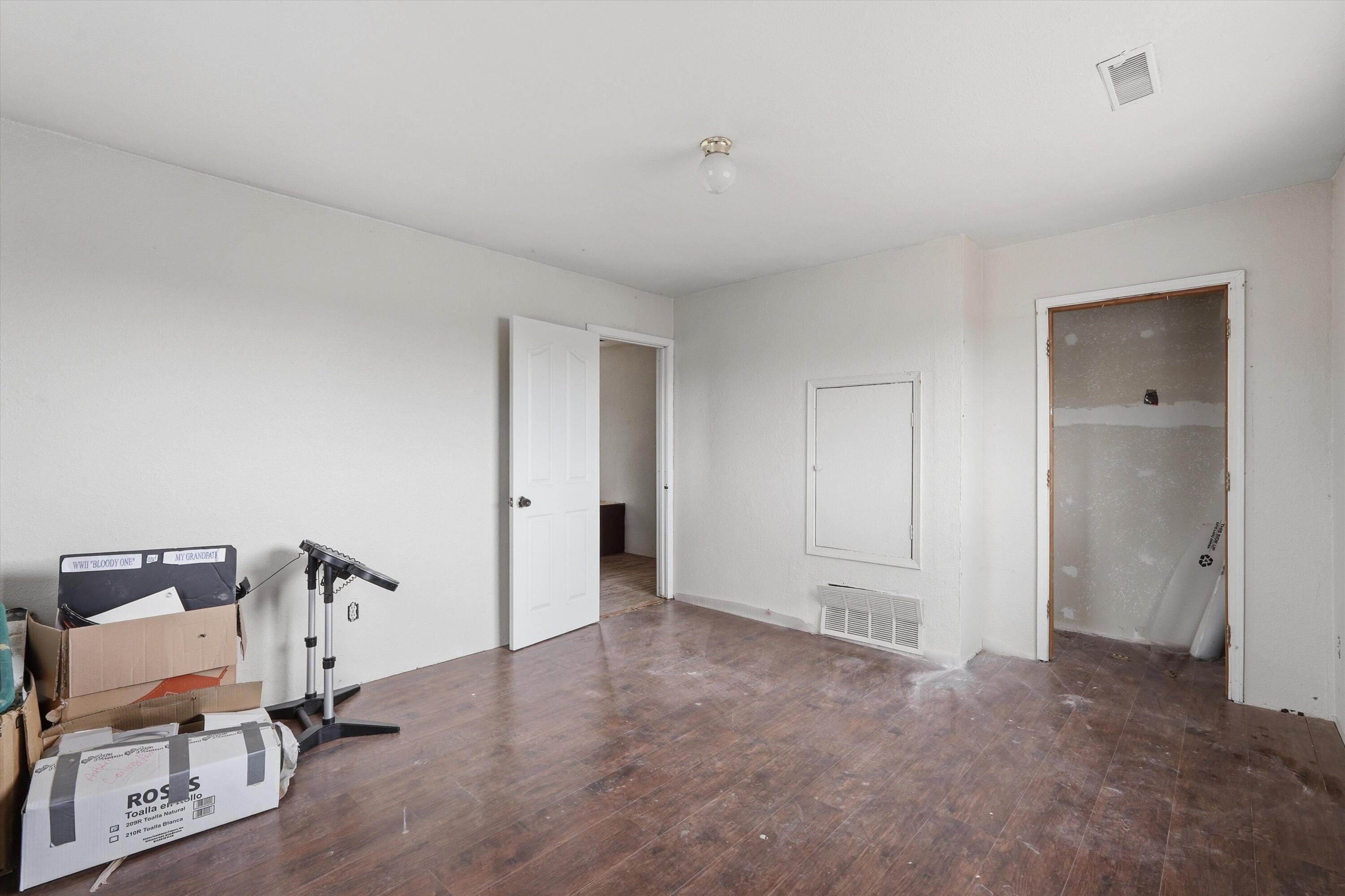 Photo 12 — 600 Balsam Street
