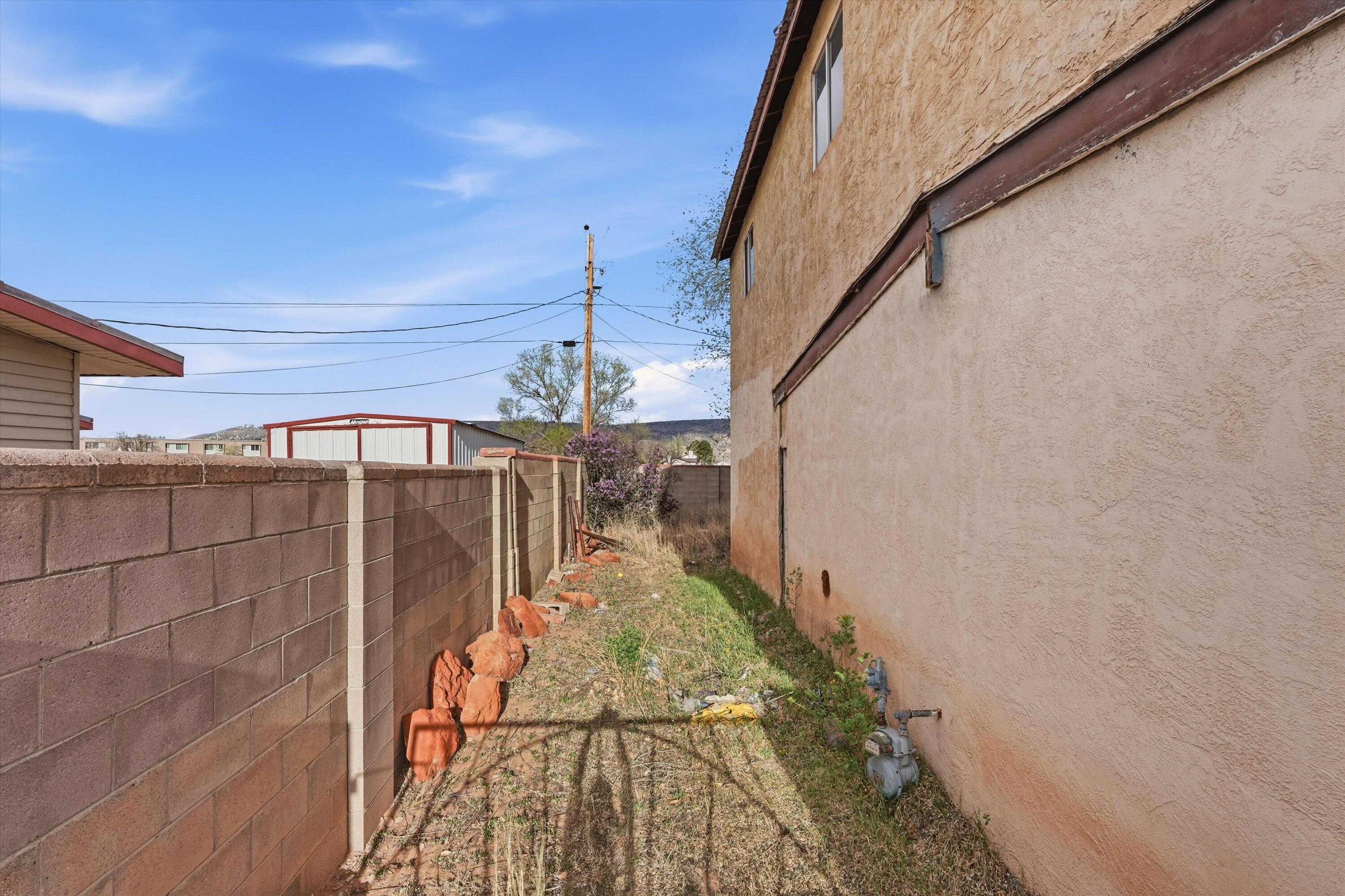 Photo 8 — 600 Balsam Street
