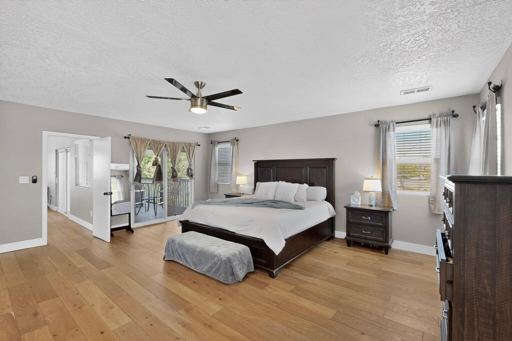 Photo 18 — 1112 Truman Street SE