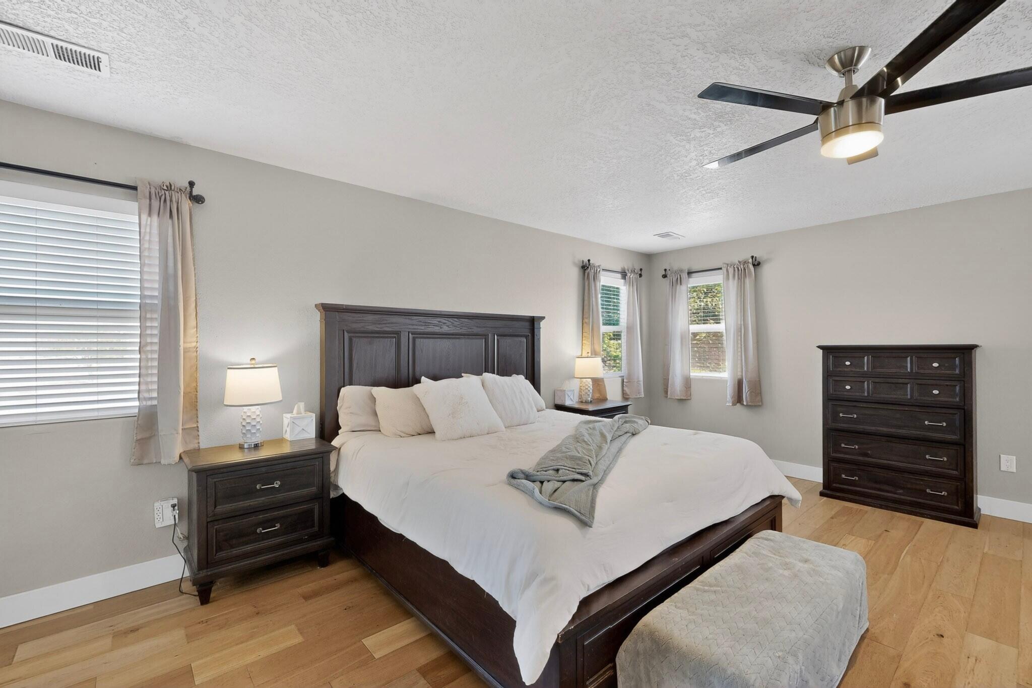 Photo 17 — 1112 Truman Street SE