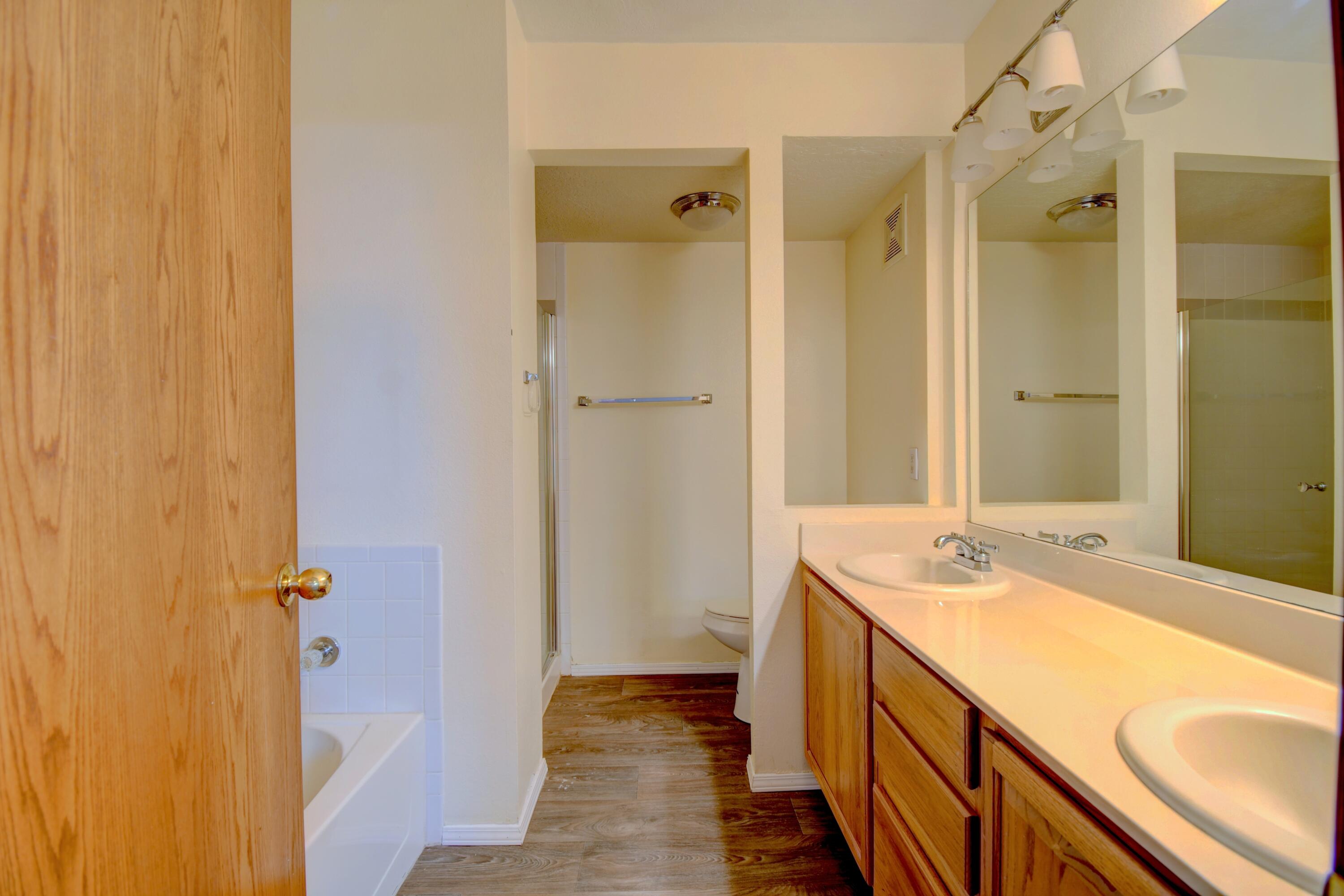 Photo 12 — 2524 Manzano Loop NE