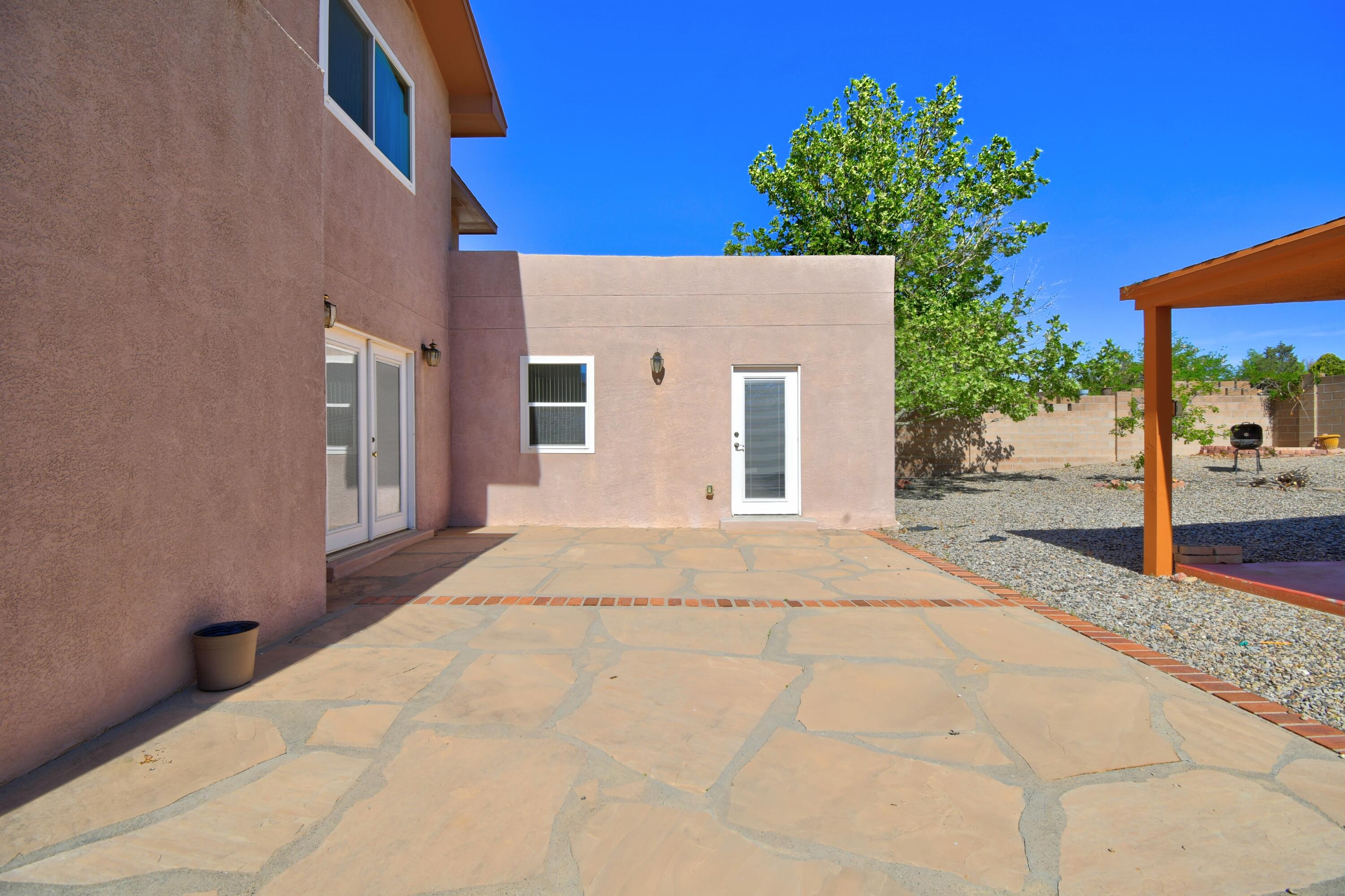 Photo 4 — 2524 Manzano Loop NE